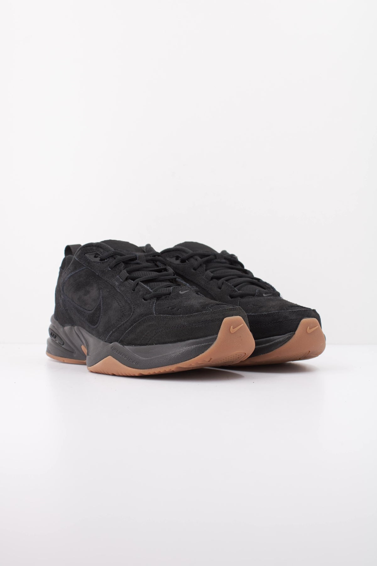 NIKE AIR MONARCH IV SE en color NEGRO (2)