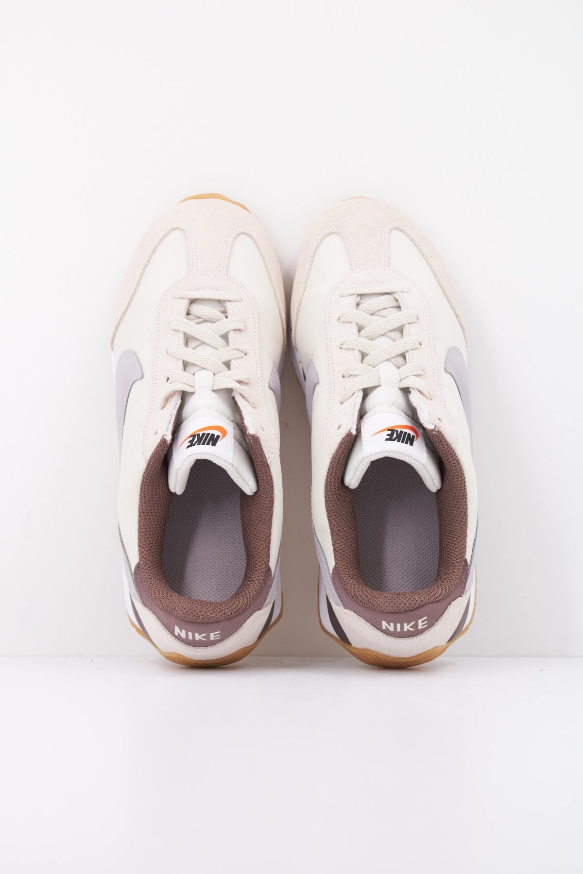 NIKE NIKE PACIFIC GS en color NUDE (3)