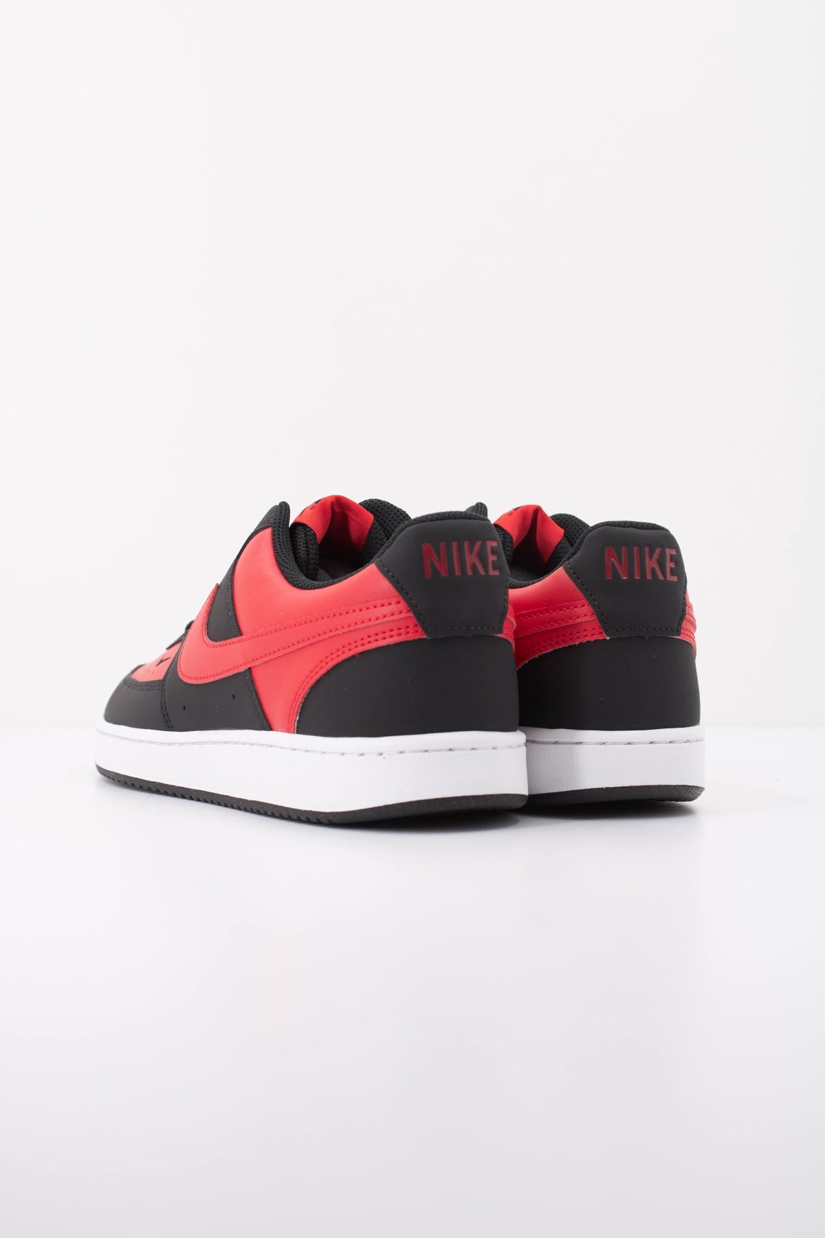 NIKE NIKE COURT VISION LO P NB en color NEGRO (4)