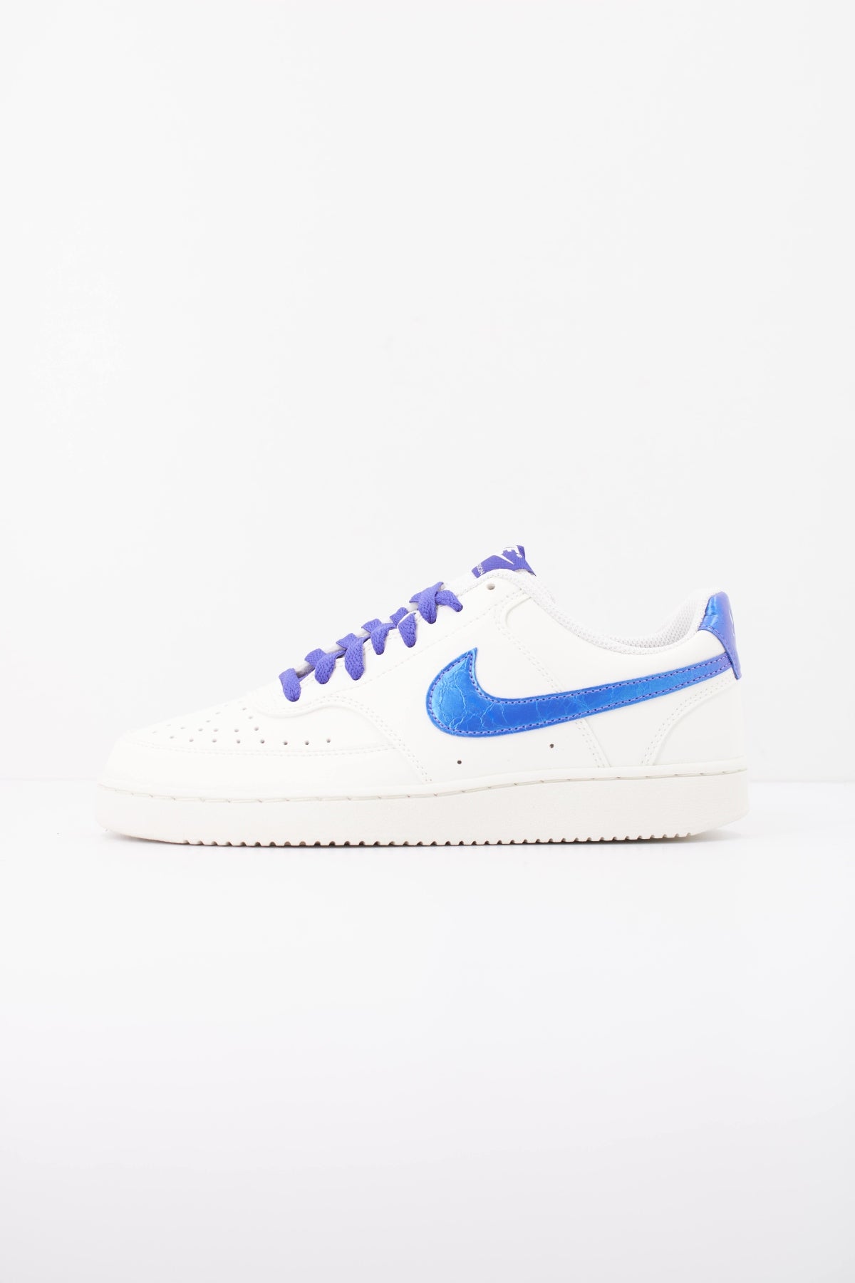 NIKE COURT VISION LOW SE IO8823-100 en color BLANCO (1)