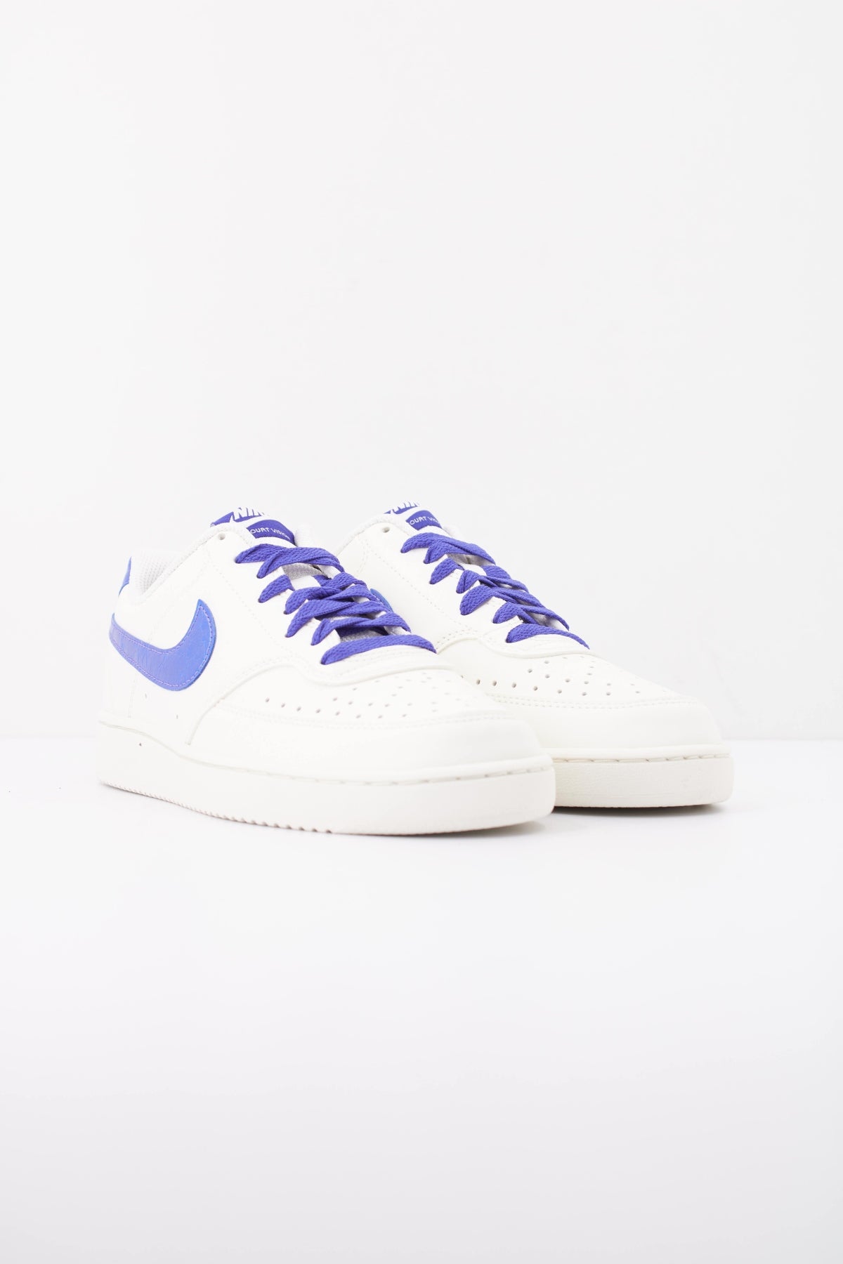 NIKE W NIKE COURT VISION LO SE en color BLANCO (2)