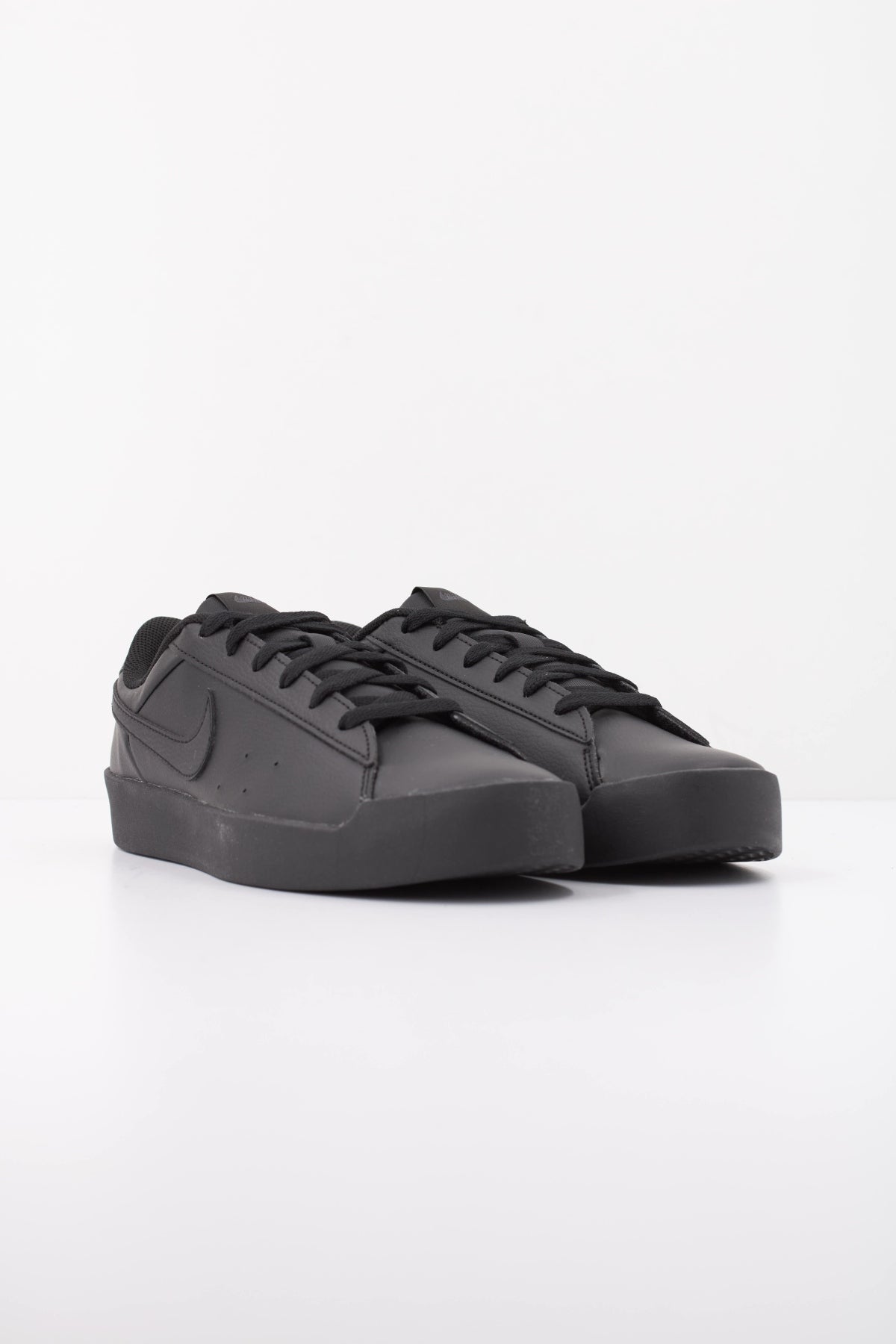 NIKE W NIKE COURT HERITAGE SL en color NEGRO (2)