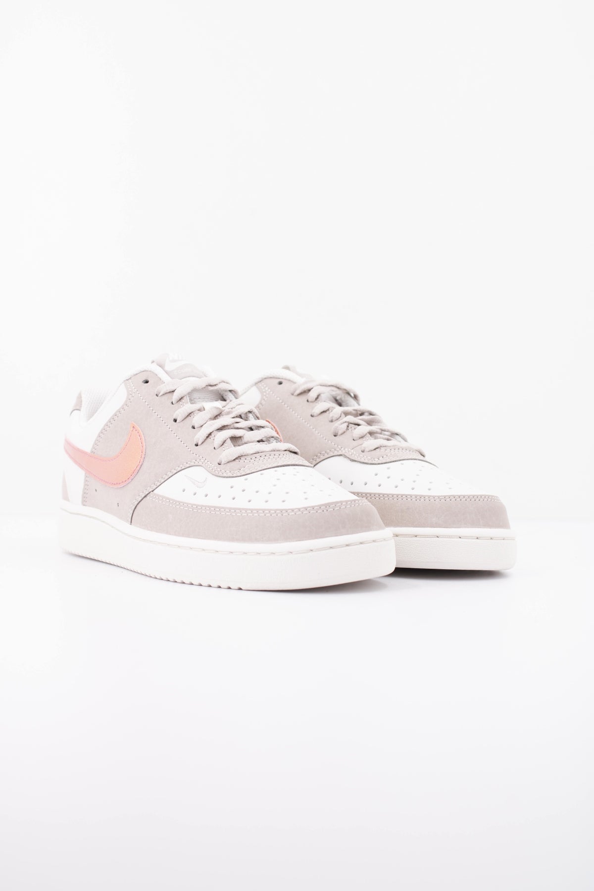 NIKE COURT VISION LOW LX IU7630-200 en color BEIS (2)