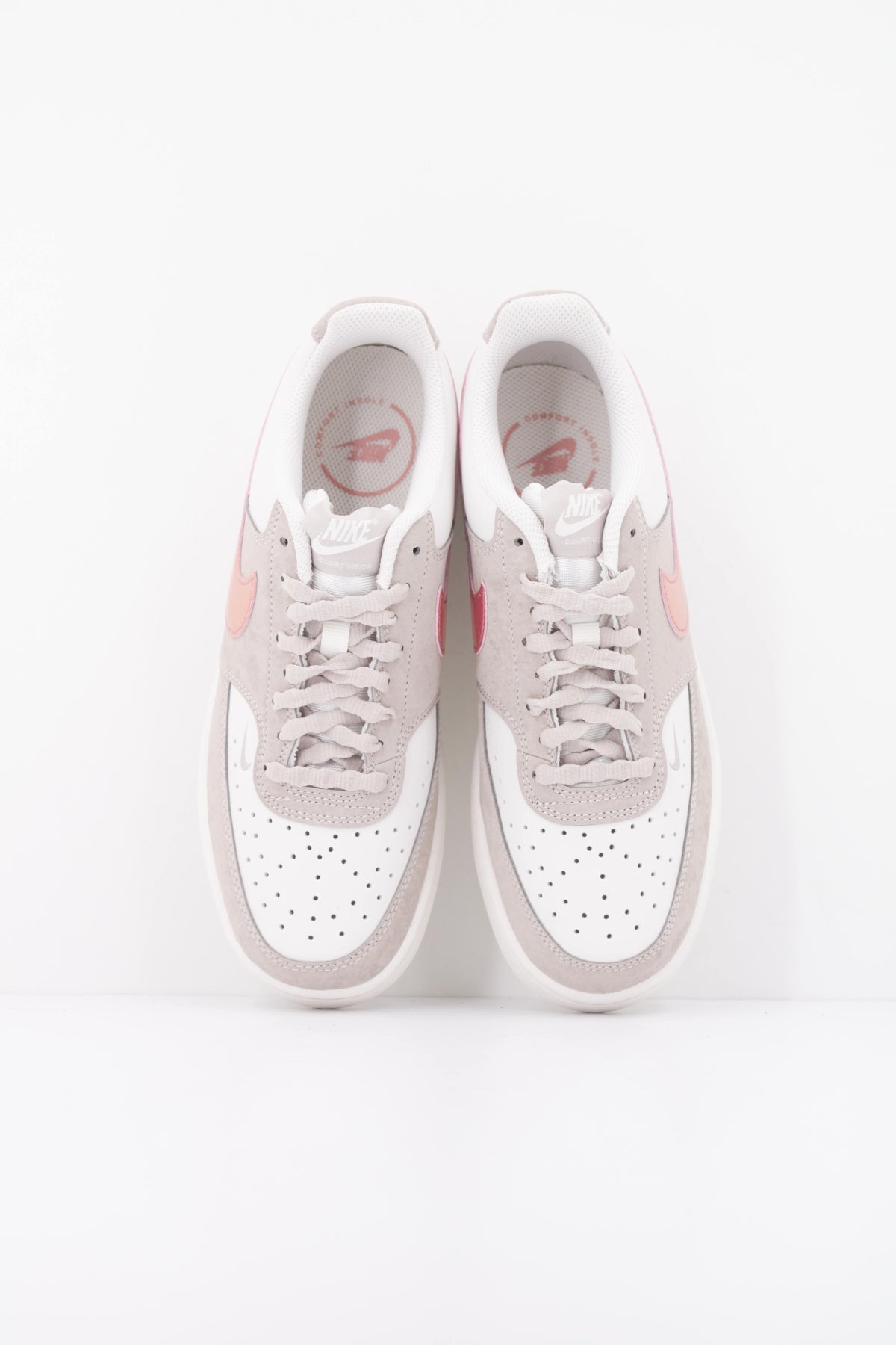 NIKE COURT VISION LOW LX IU7630-200 en color BEIS (3)