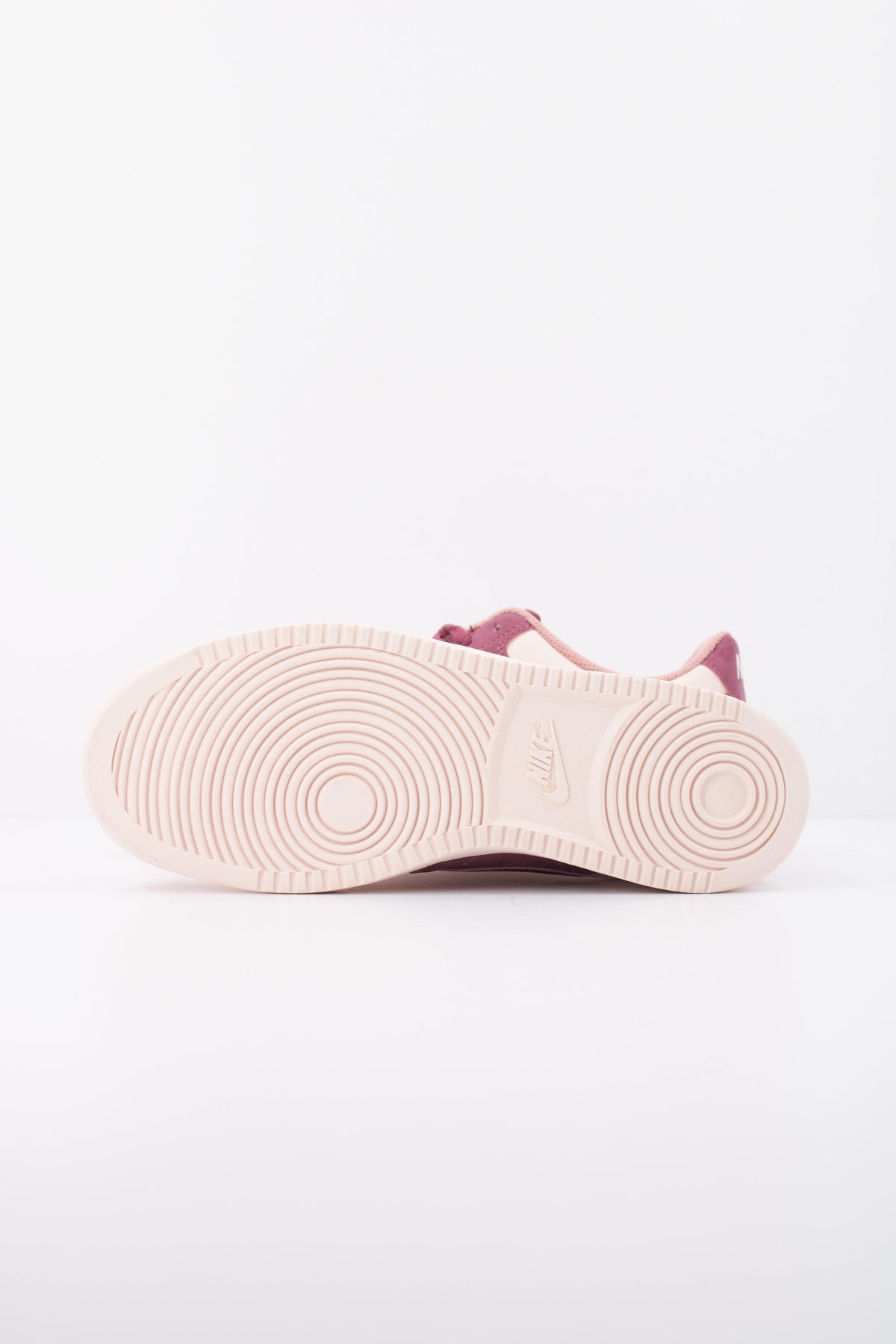 NIKE W NIKE COURT VISION LO LX en color BURDEOS (5)
