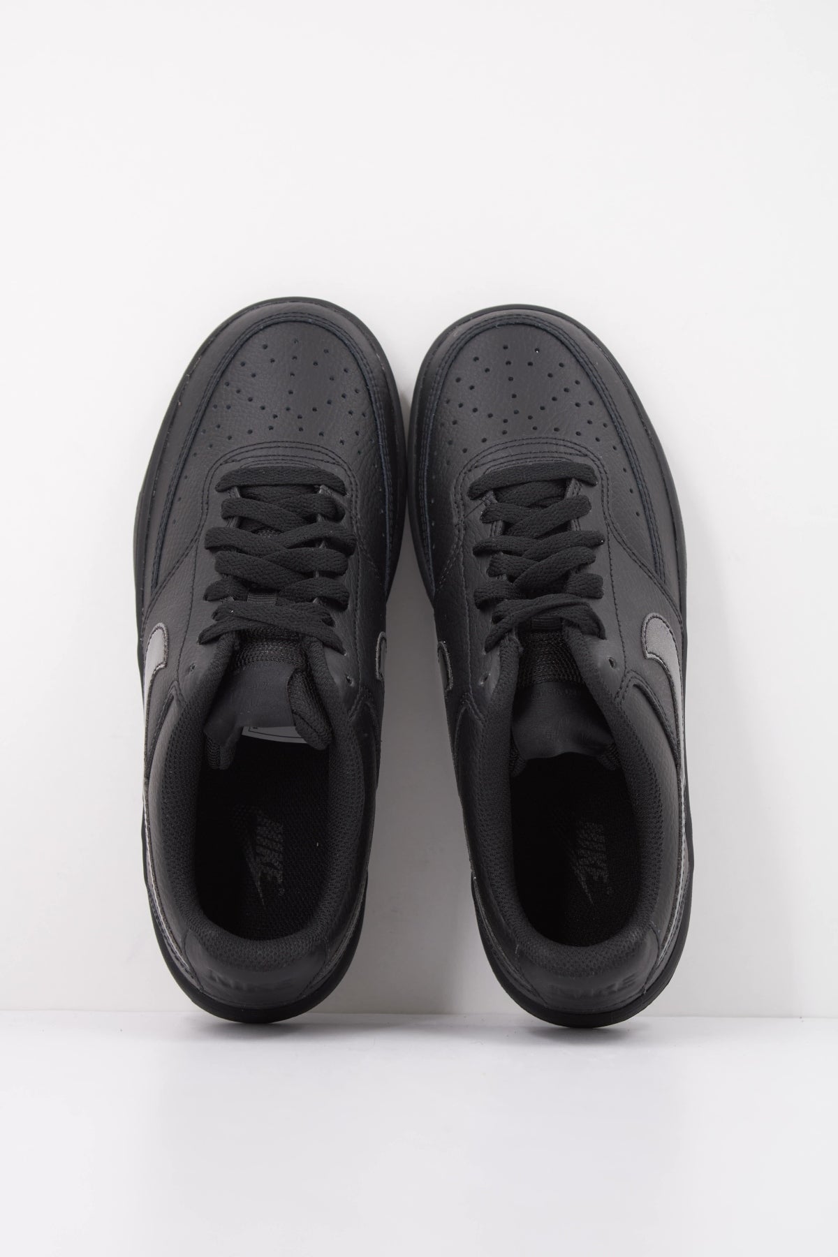 NIKE WMNS NIKE COURT VISION LOW en color NEGRO (3)