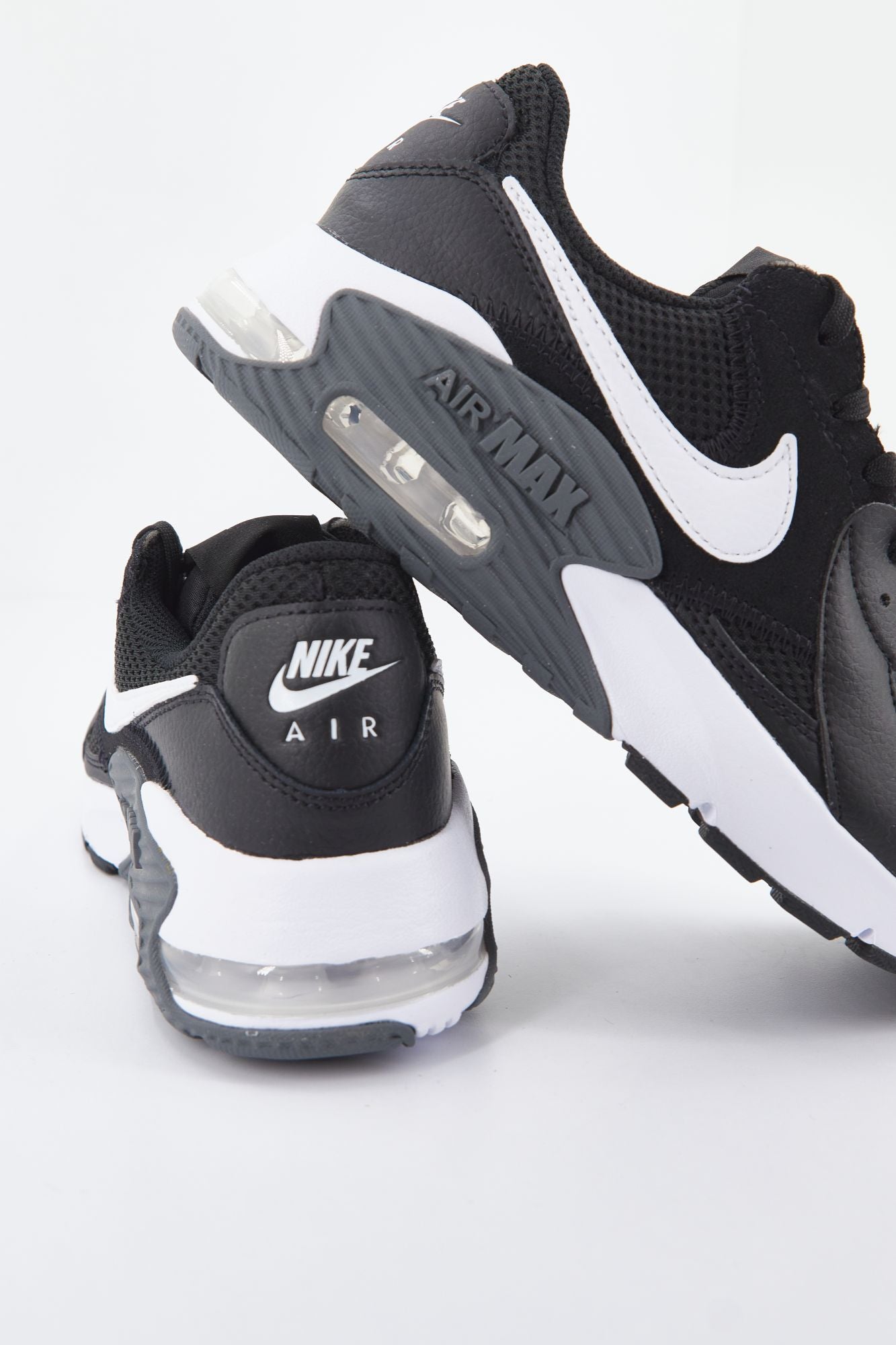 NIKE MAX EXCEE en color NEGRO (3)