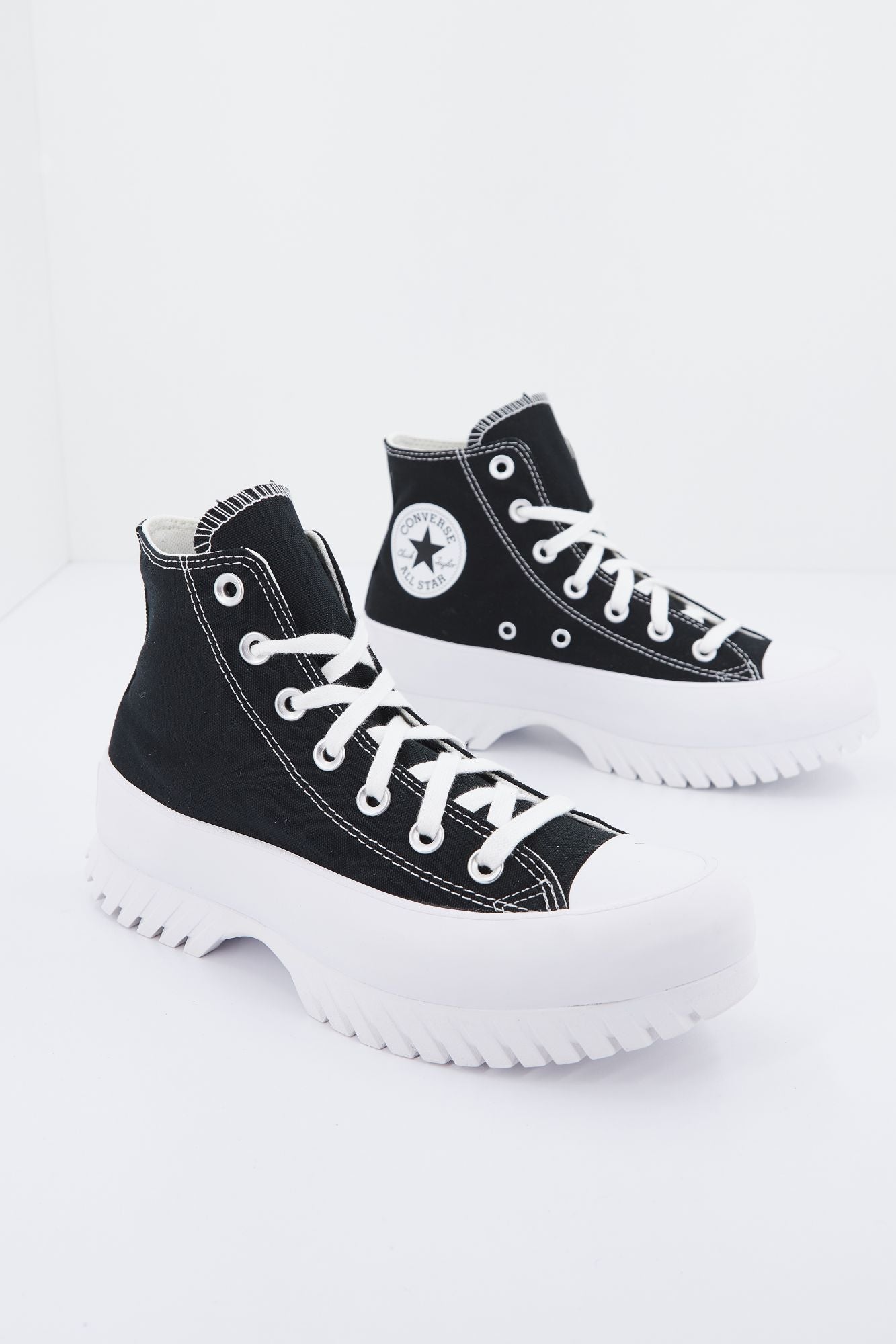 CONVERSE CHUCK TAYLOR ALL STAR LUGGED 2.0 en color NEGRO (2)