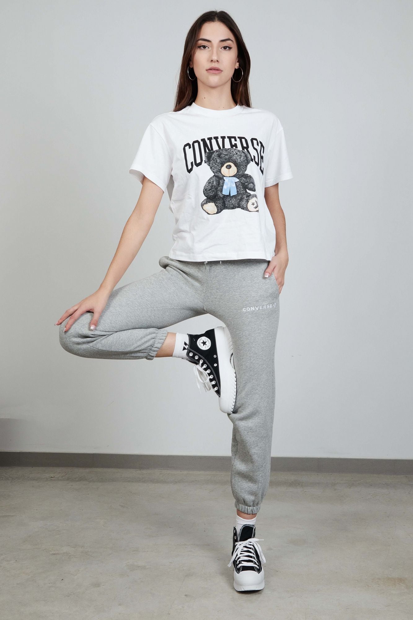 CONVERSE PUFF WORDMARK en color GRIS (2)