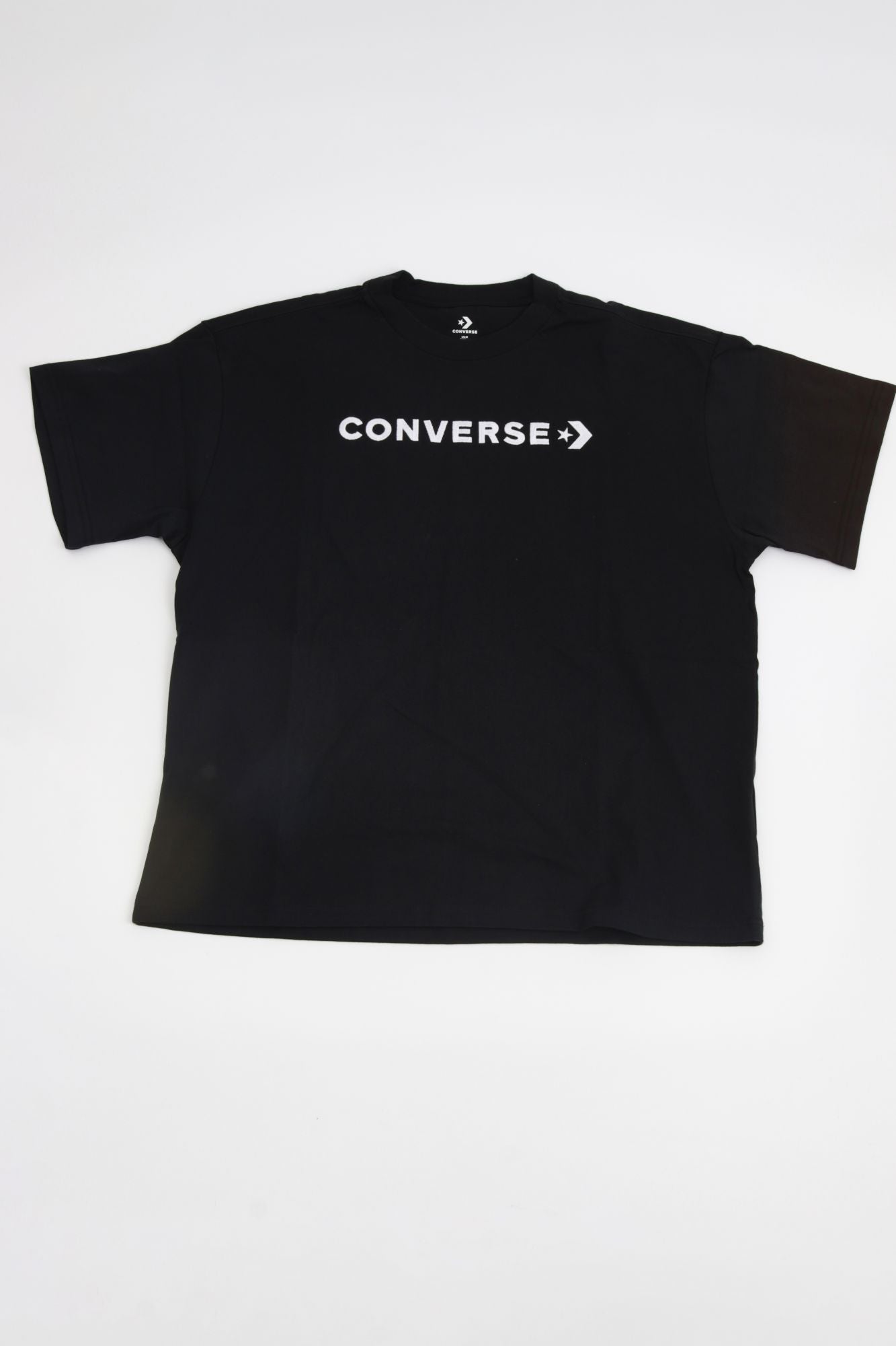 CONVERSE WORDMARK OVERSIZED TEE en color NEGRO (2)