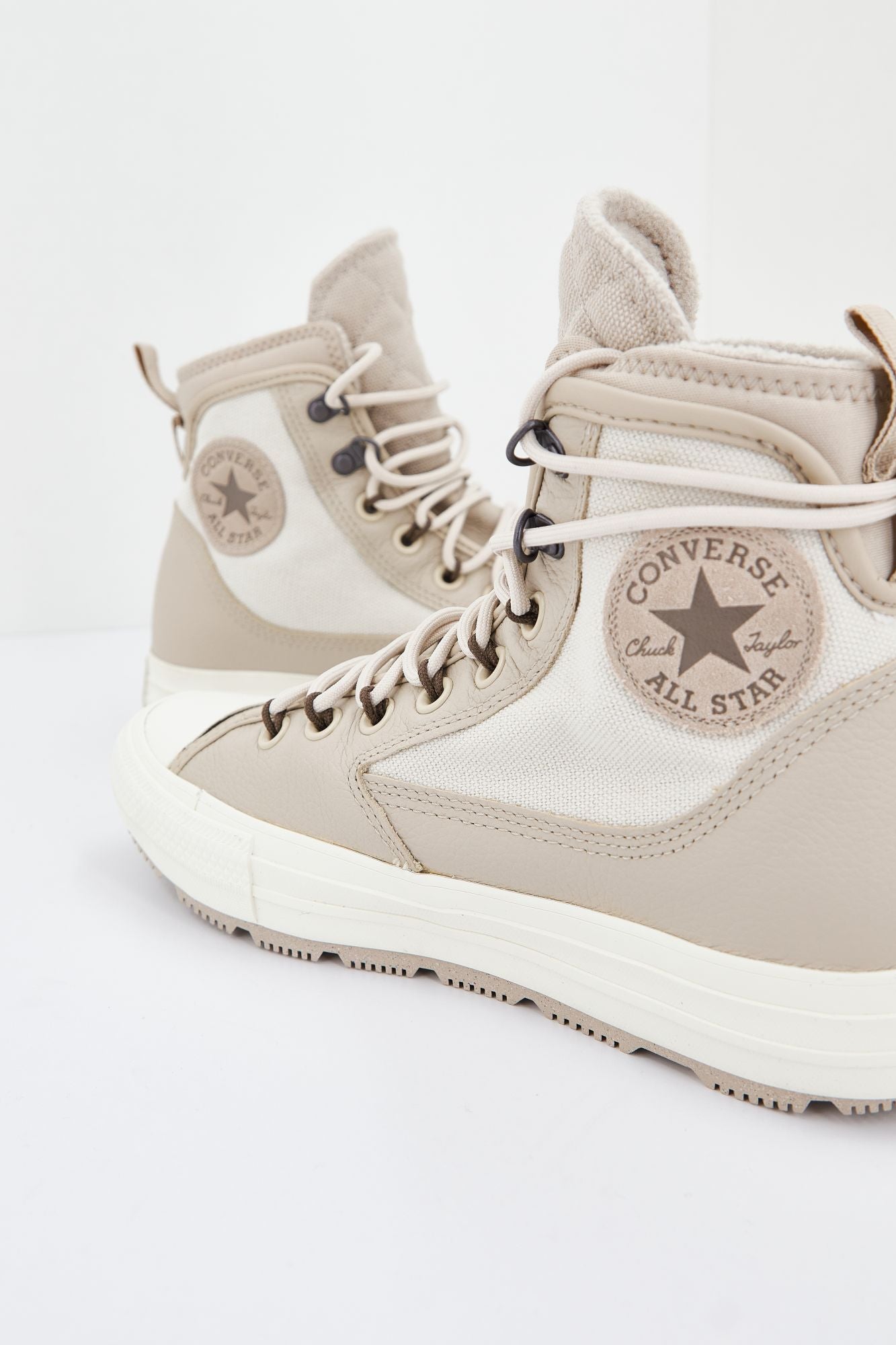 CONVERSE CHUCK TAYLOR ALL STAR TERRAIN HI en color BEIS (2)