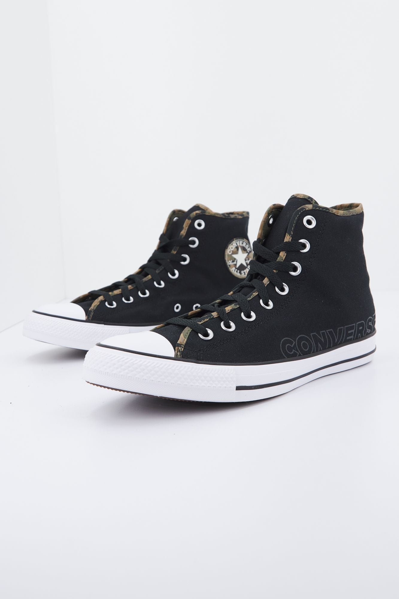 CONVERSE CHUCK TAYLOR ALL STAR MOVE en color NEGRO (2)