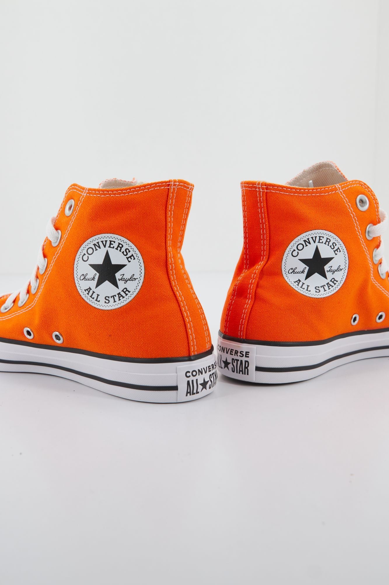 CONVERSE CHUCK TAYLOR ALL STAR HI en color NARANJA (4)