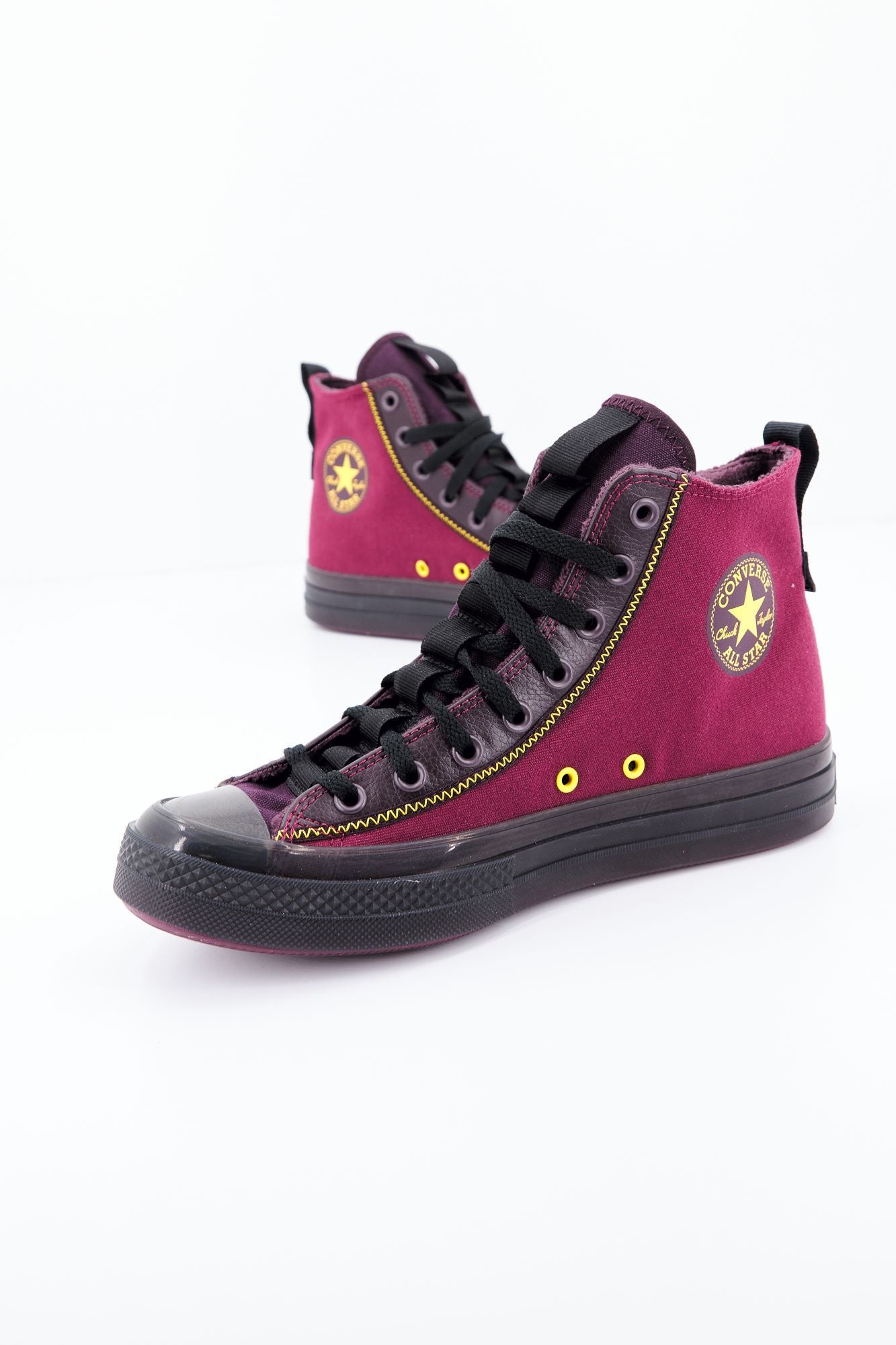 CONVERSE CHUCK TAYLOR ALL STAR CX EXPLORE HI en color ROJO (1)