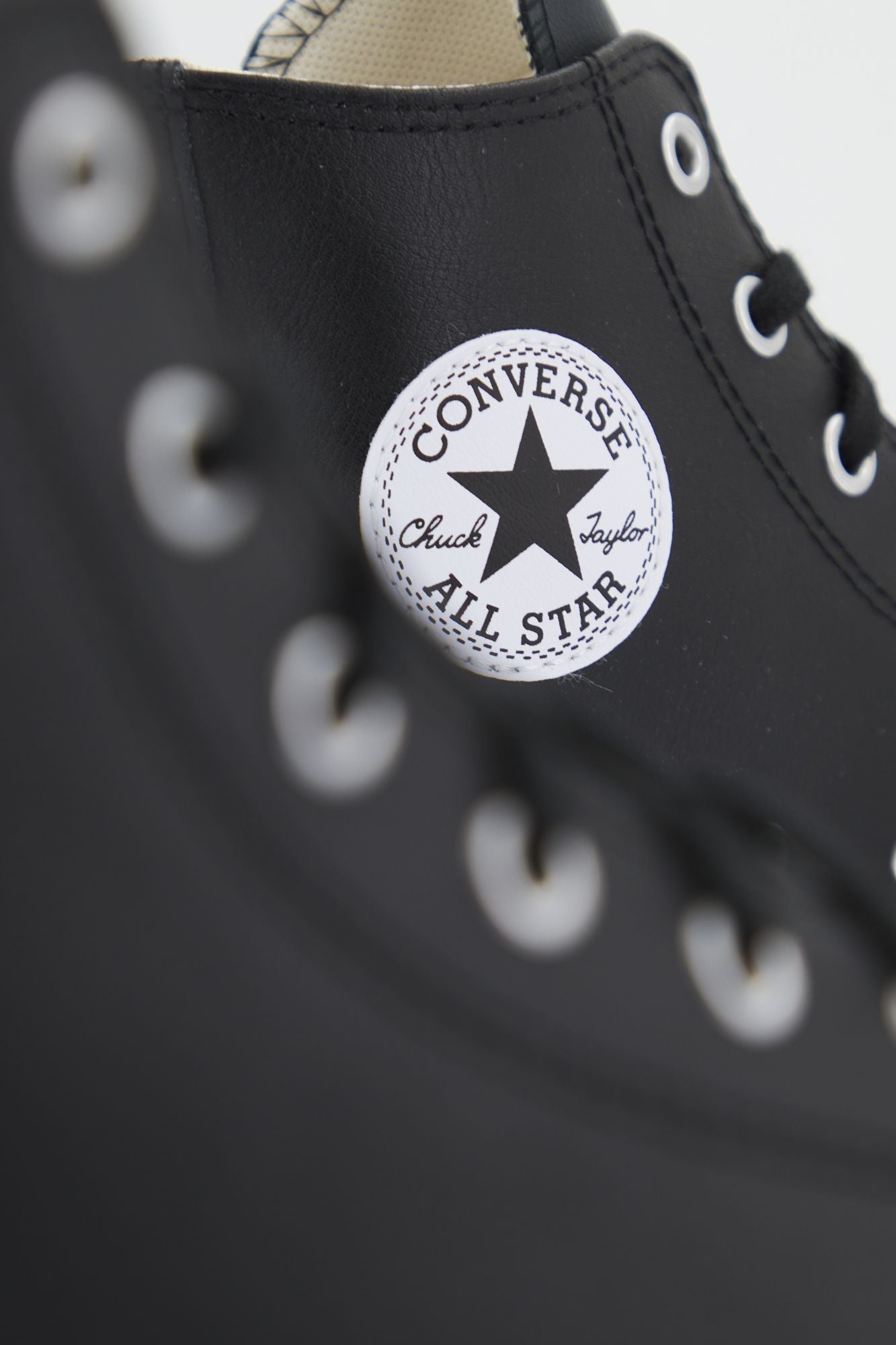 CONVERSE CTAS EVA LIFT HI LEATHER en color NEGRO (3)