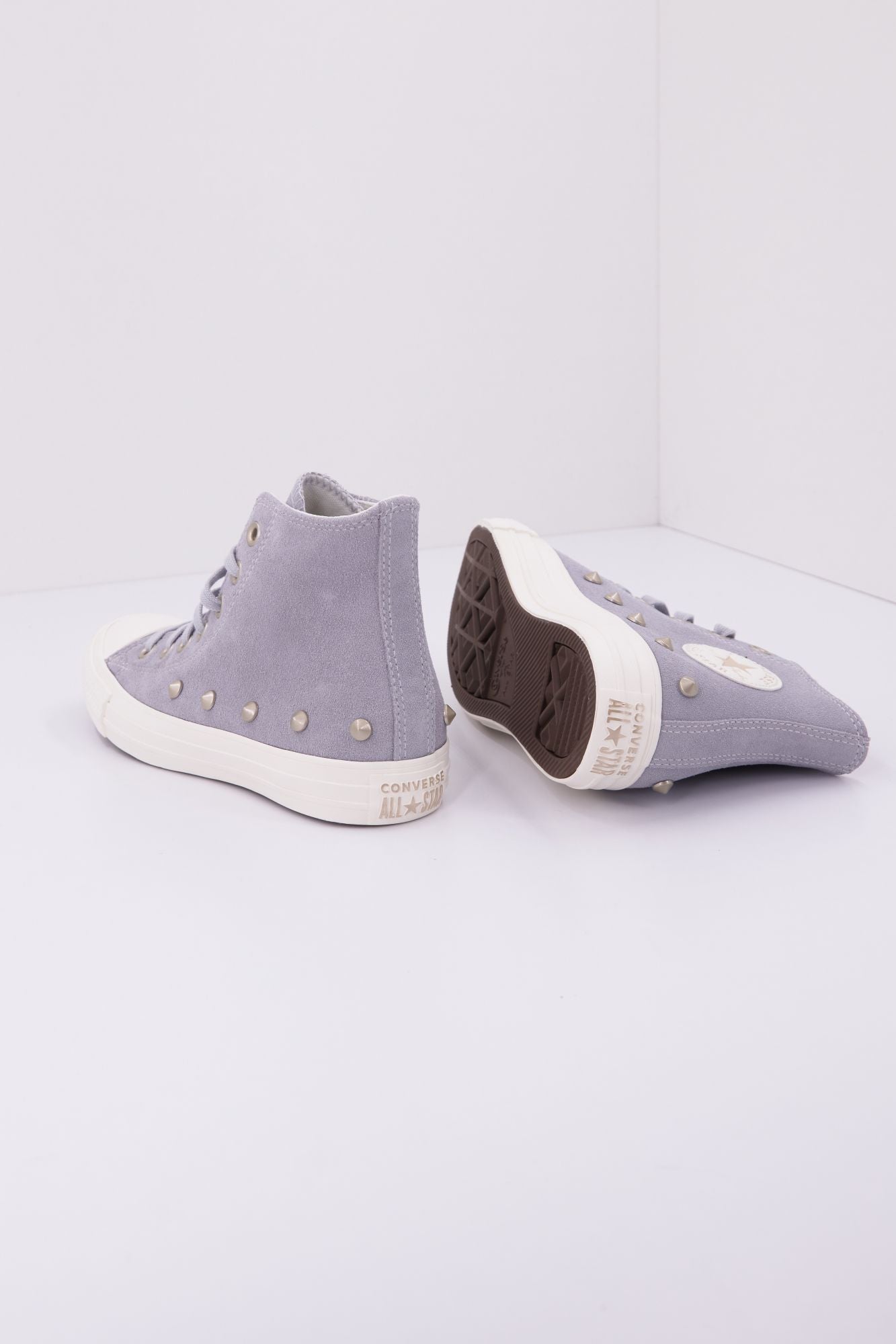 CONVERSE CHUCK TAYLOR ALL STAR SUEDE STUDS en color GRIS (4)