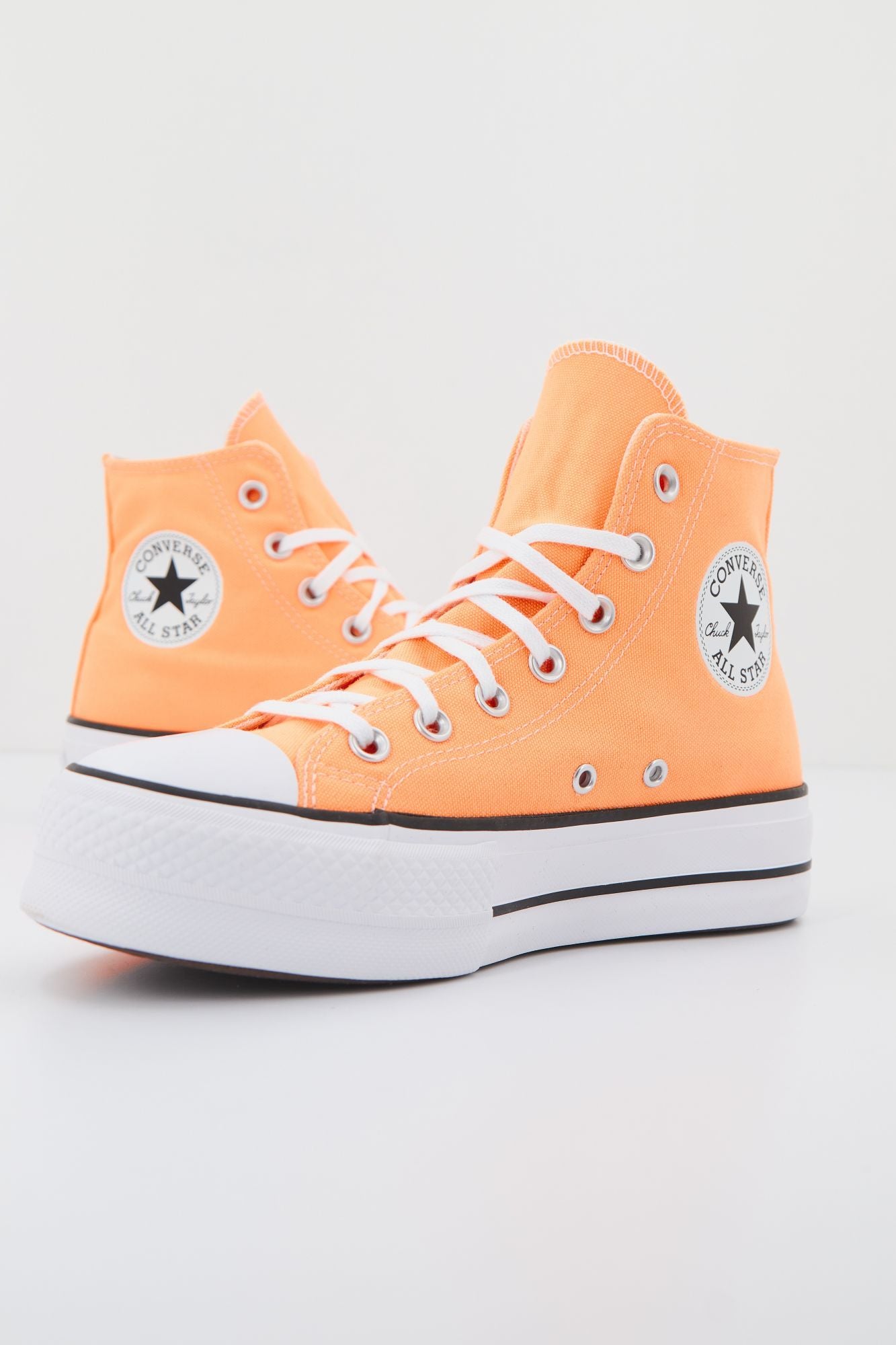 CONVERSE CHUCK TAYLOR ALL STAR HI LIFT en color NARANJA (1)