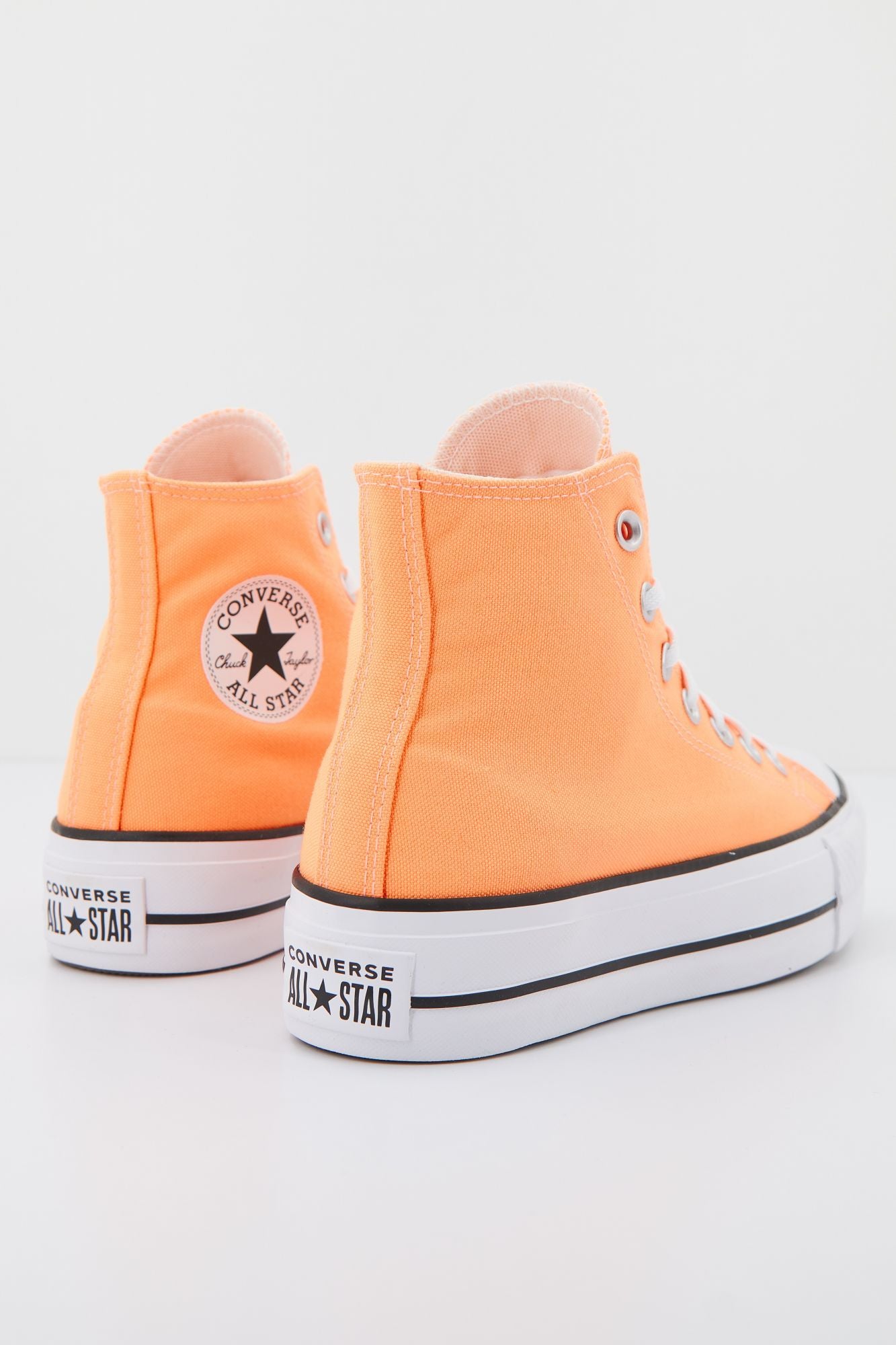 CONVERSE CHUCK TAYLOR ALL STAR HI LIFT en color NARANJA (4)