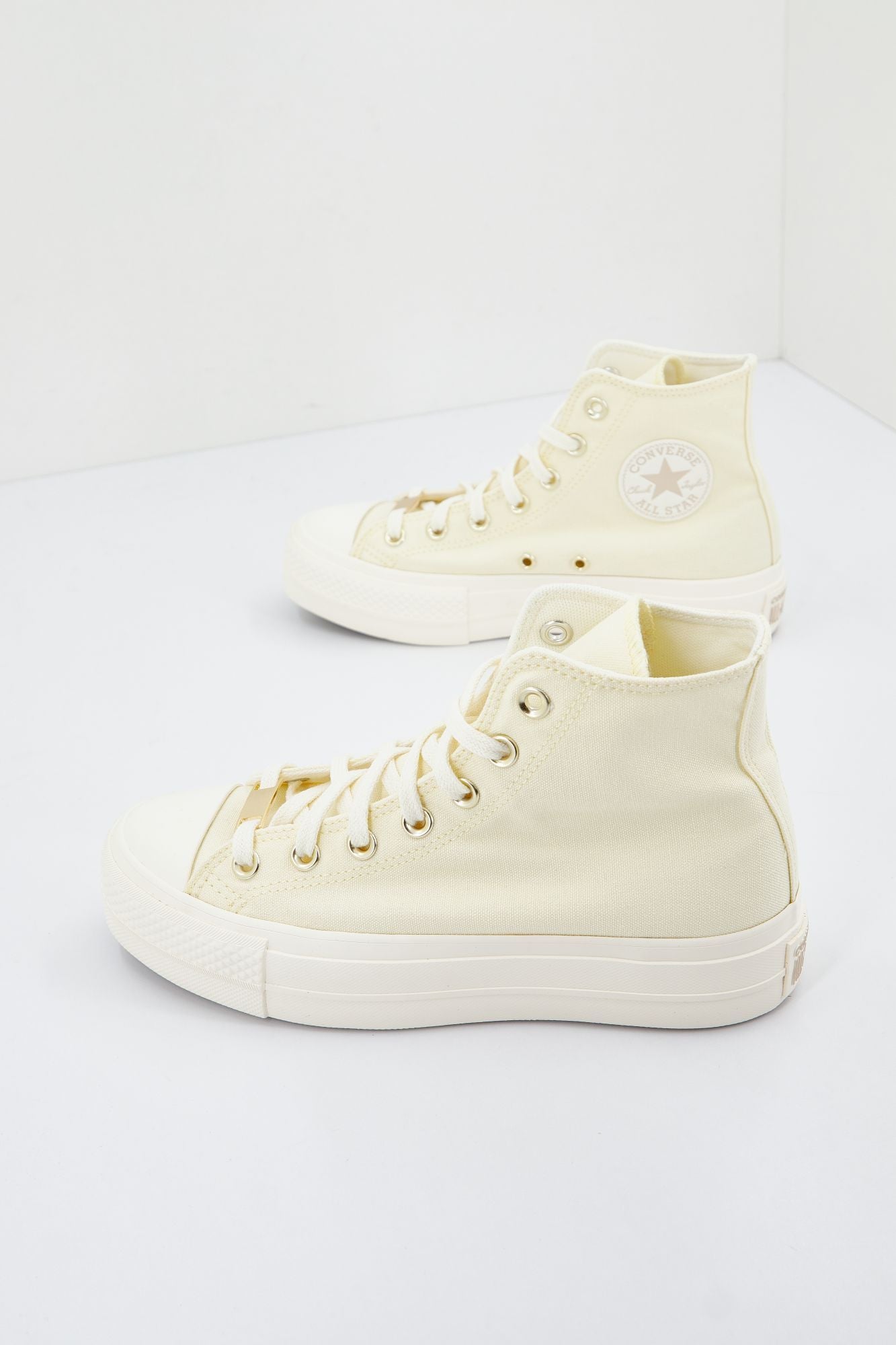CONVERSE CHUCK TAYLOR ALL STAR LIFT HI en color BEIS (2)