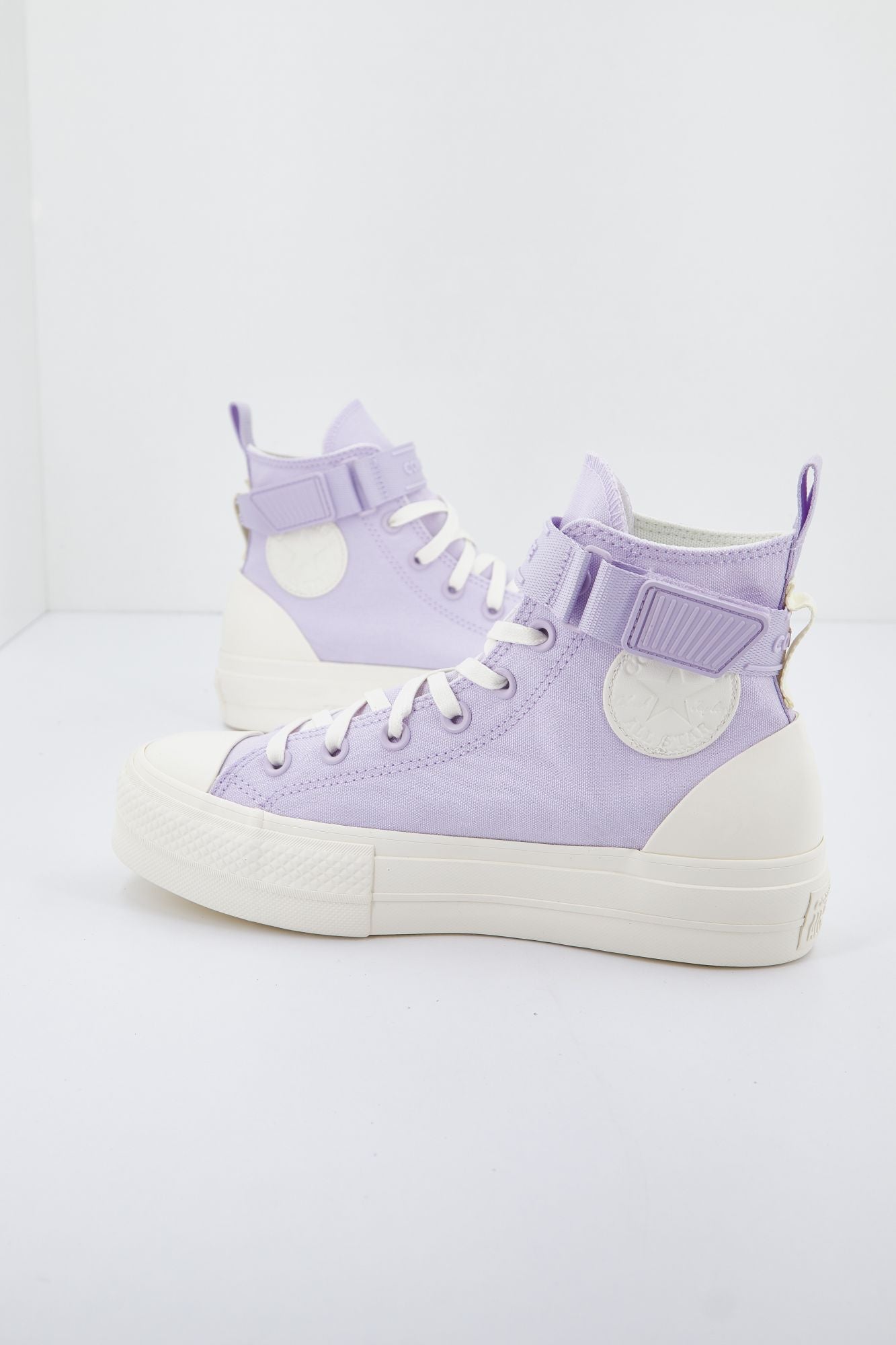 CONVERSE CTAS LIFT HI en color VIOLETA (1)