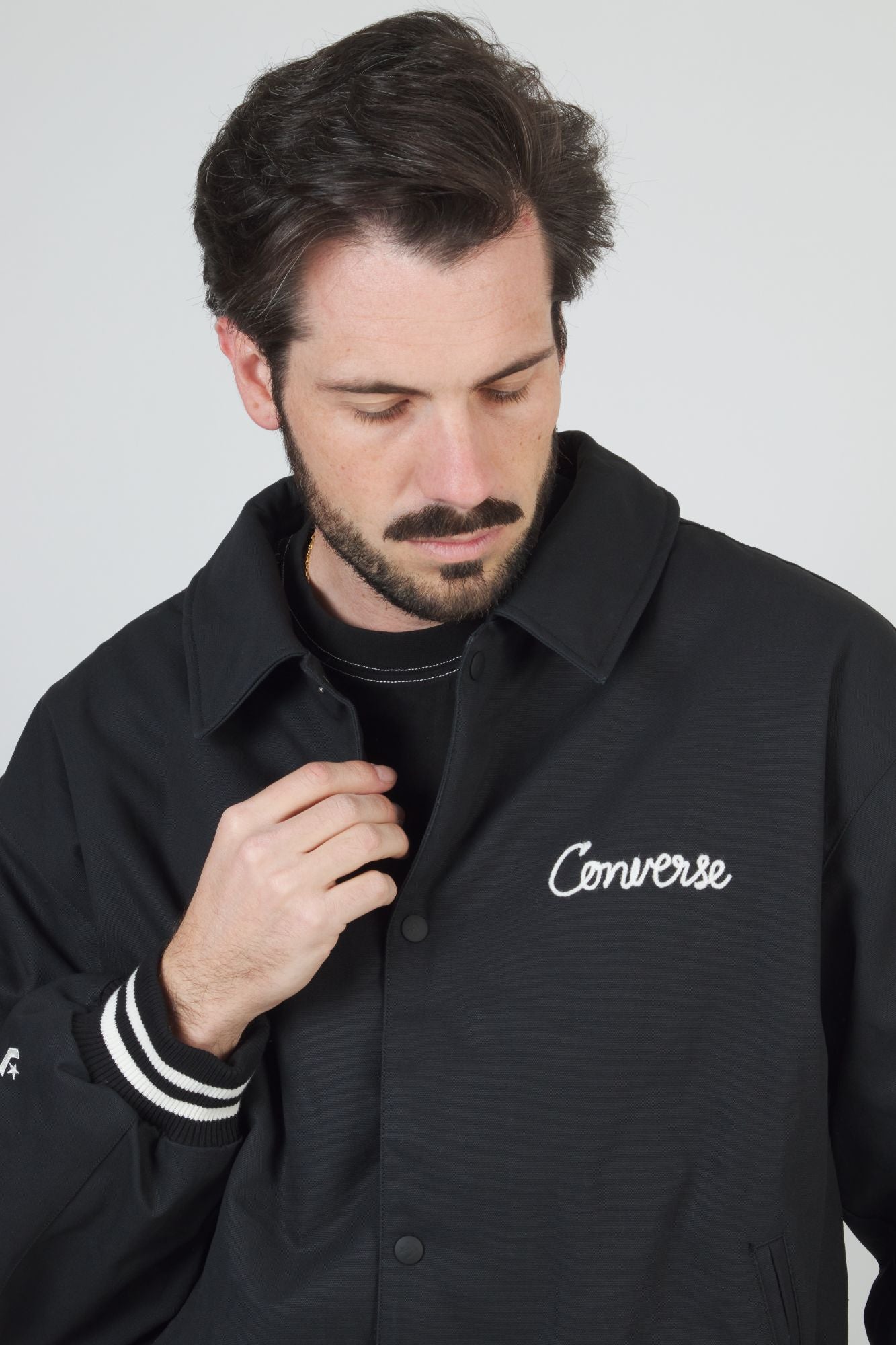 CONVERSE  VARSITY PADDED BOMBER en color NEGRO (4)
