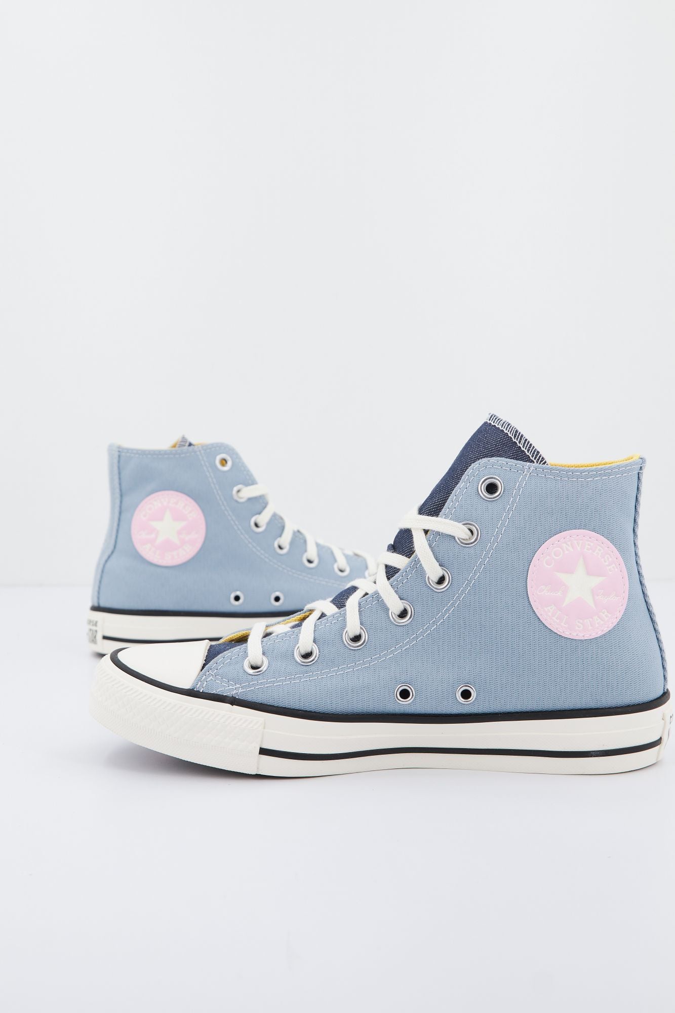 CONVERSE CHUCK TAYLOR ALL STAR HI en color AZUL (1)