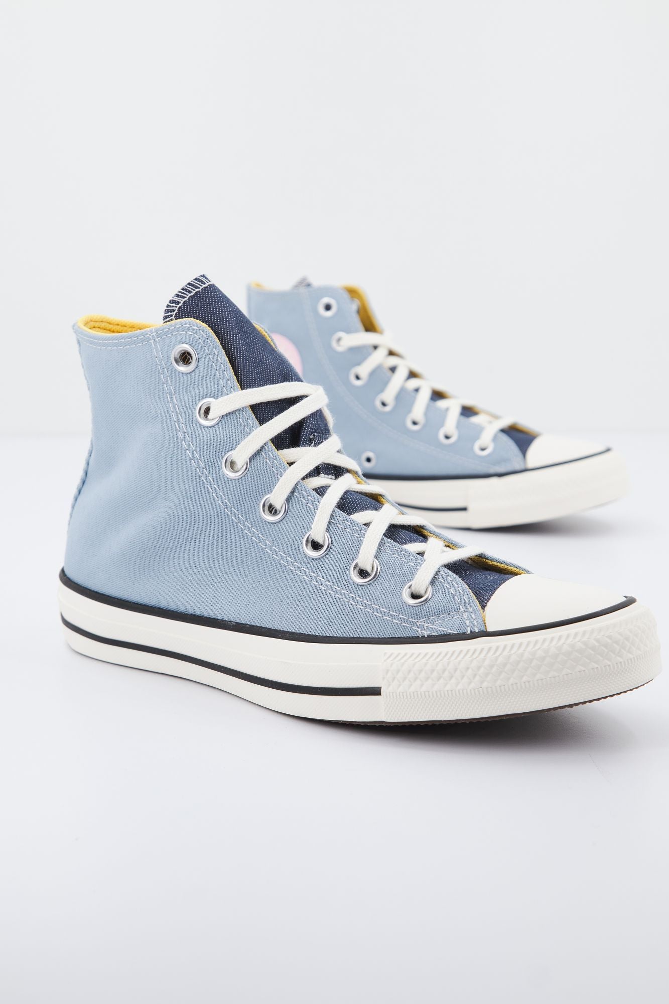 CONVERSE CHUCK TAYLOR ALL STAR HI en color AZUL (3)