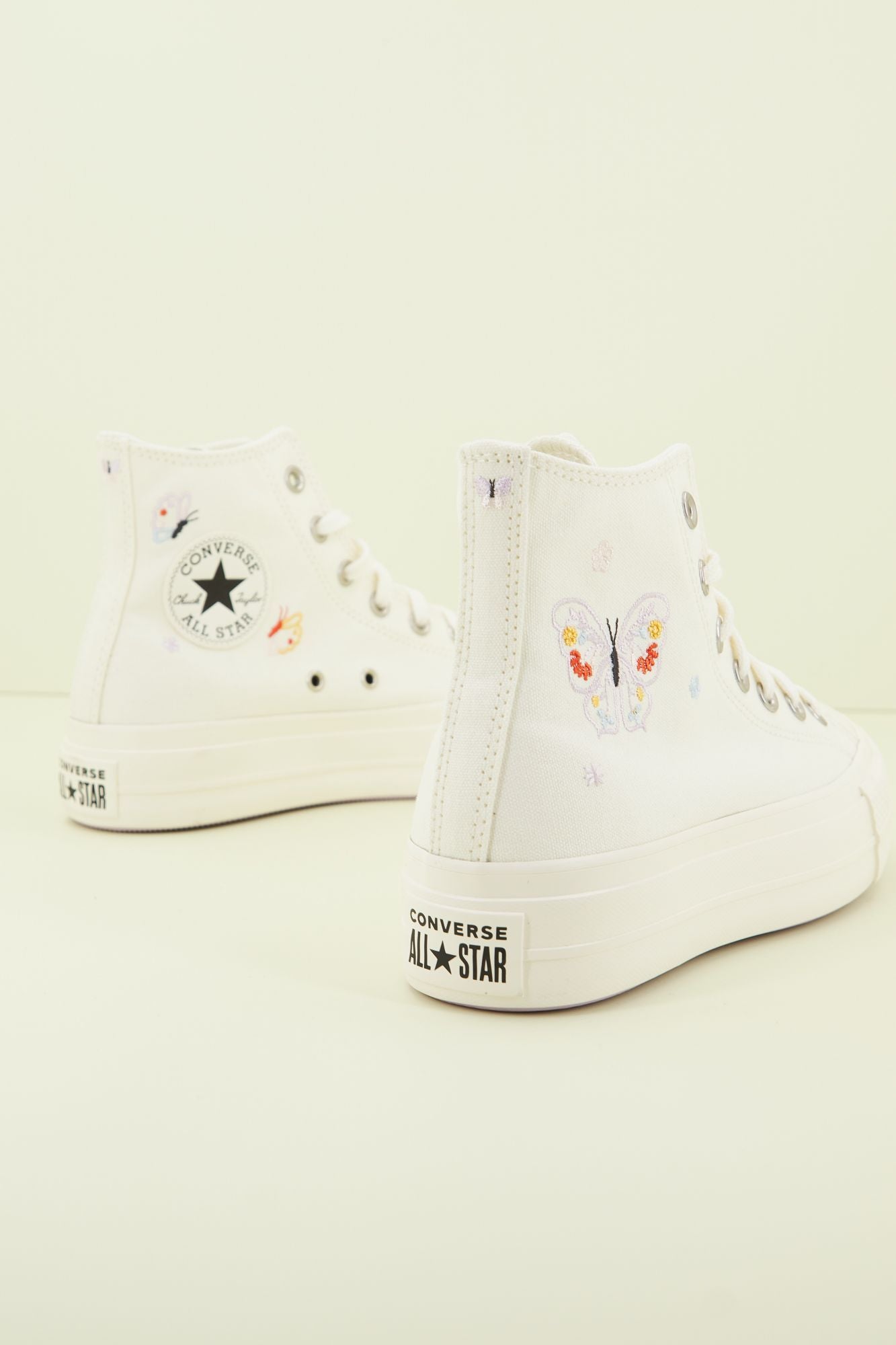 CONVERSE CHUCK TAYLOR ALL STAR LIFT HI en color BLANCO (3)