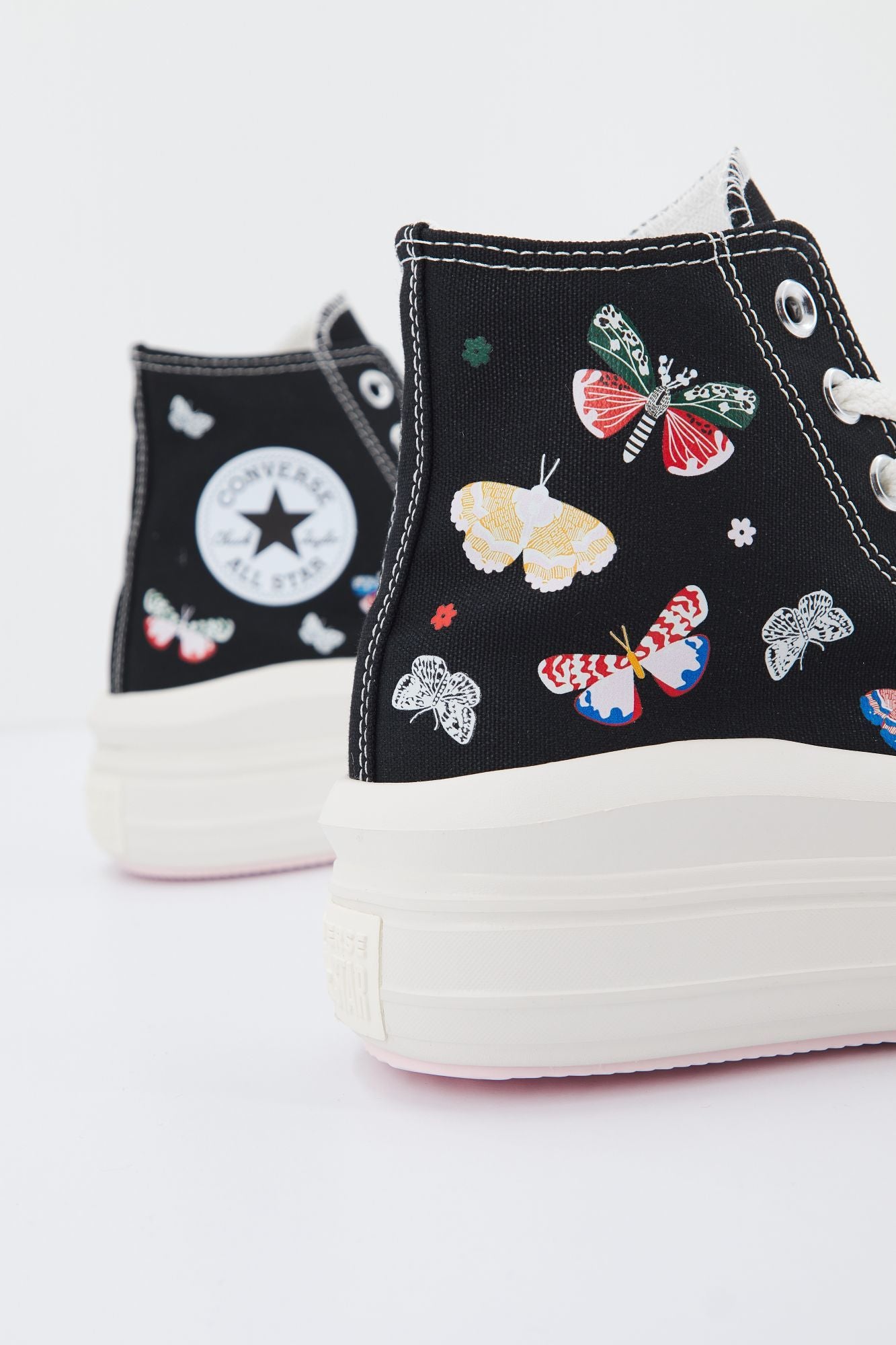 CONVERSE CHUCK TAYLOR ALL STAR MOVE HI en color NEGRO (4)