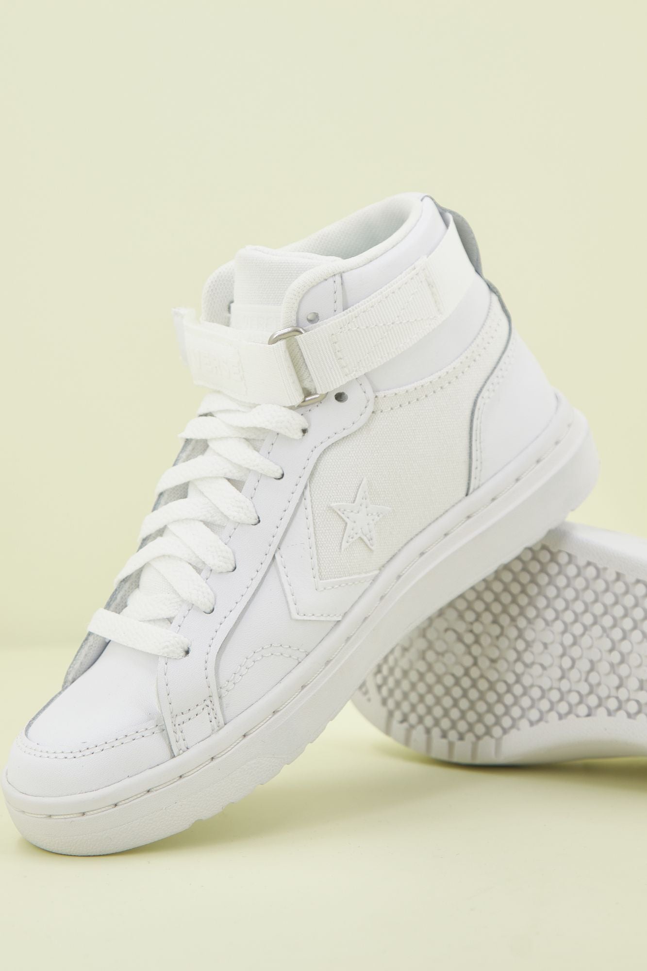 CONVERSE PRO BLAZE V2 MID en color BLANCO (3)