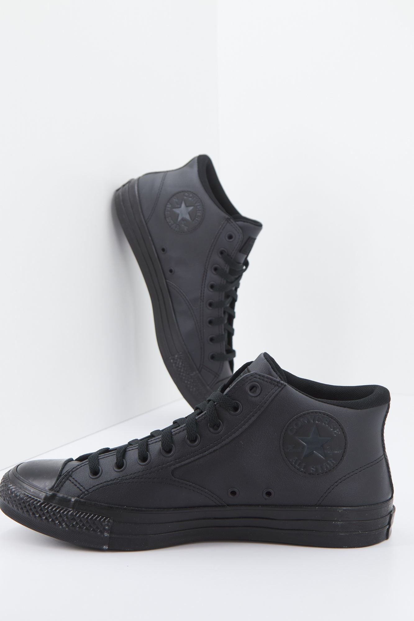 CONVERSE A01715C CHUCK TAYLOR ALL STAR en color NEGRO (1)