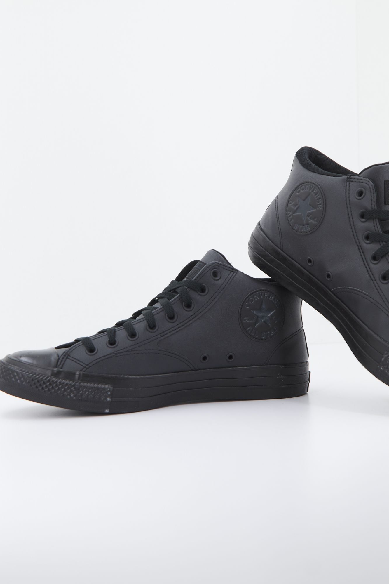 CONVERSE A01715C CHUCK TAYLOR ALL STAR en color NEGRO (2)