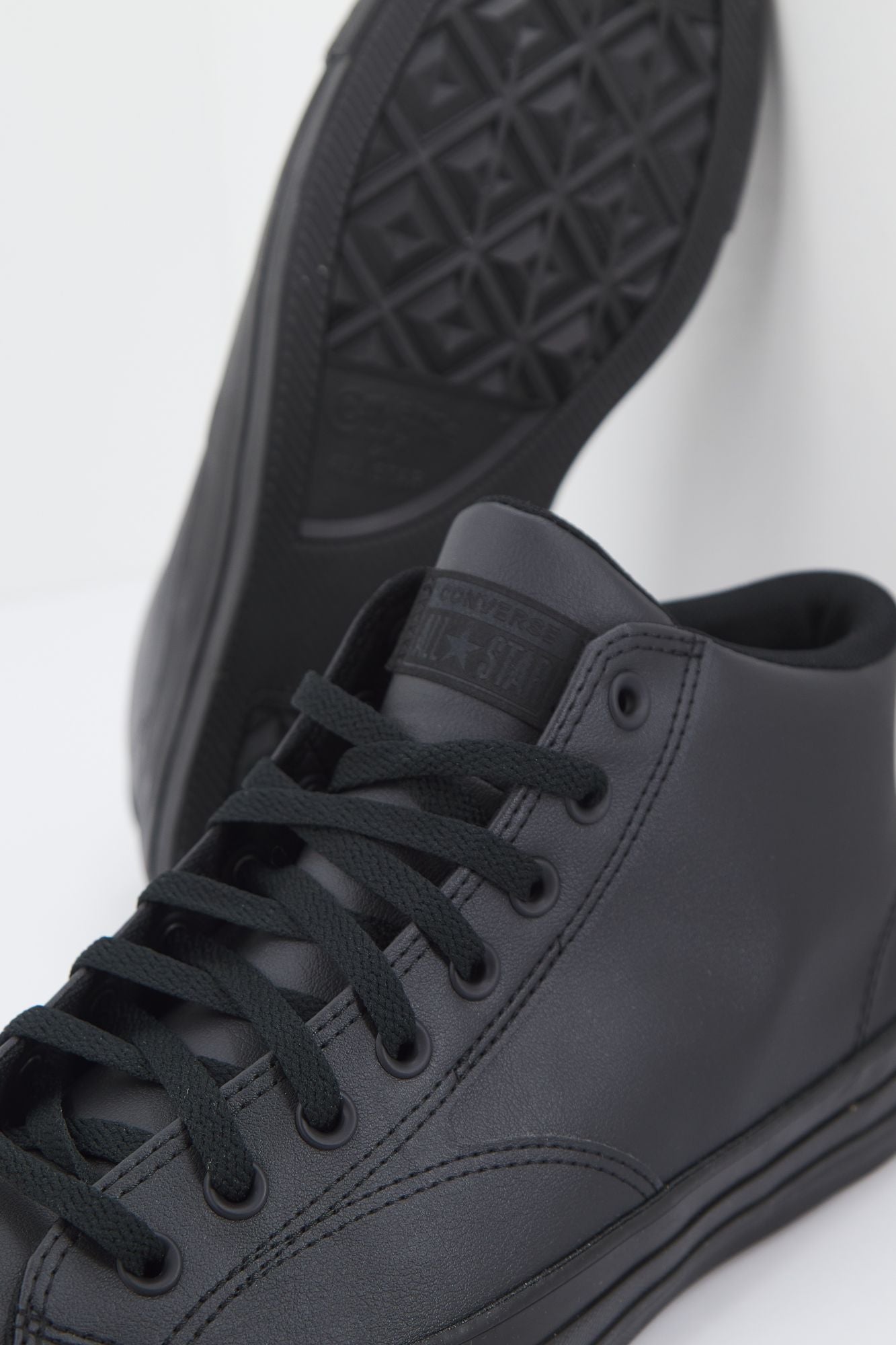 CONVERSE A01715C CHUCK TAYLOR ALL STAR en color NEGRO (3)