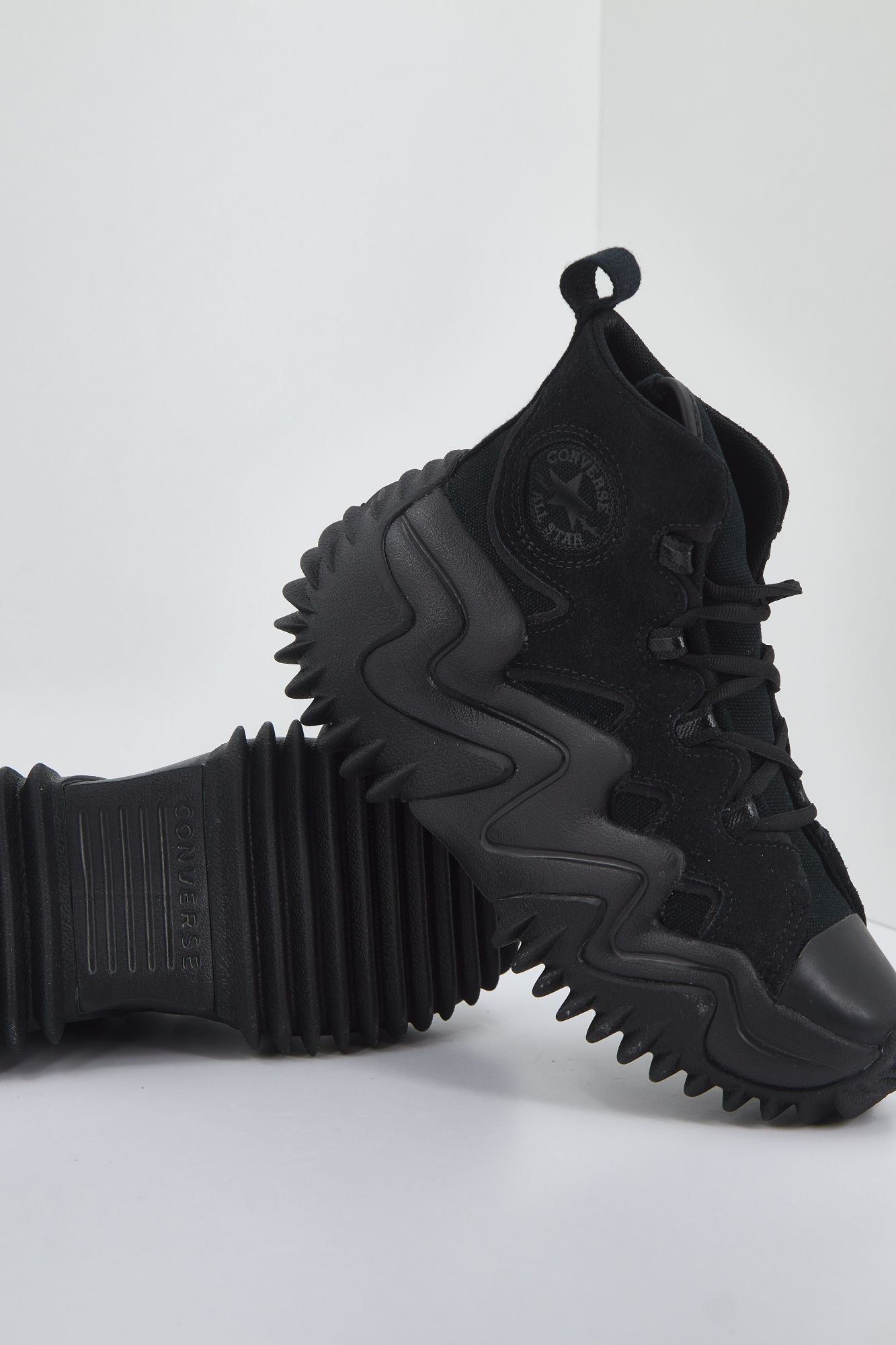 CONVERSE RUN STAR MOTION CX HI en color NEGRO (1)