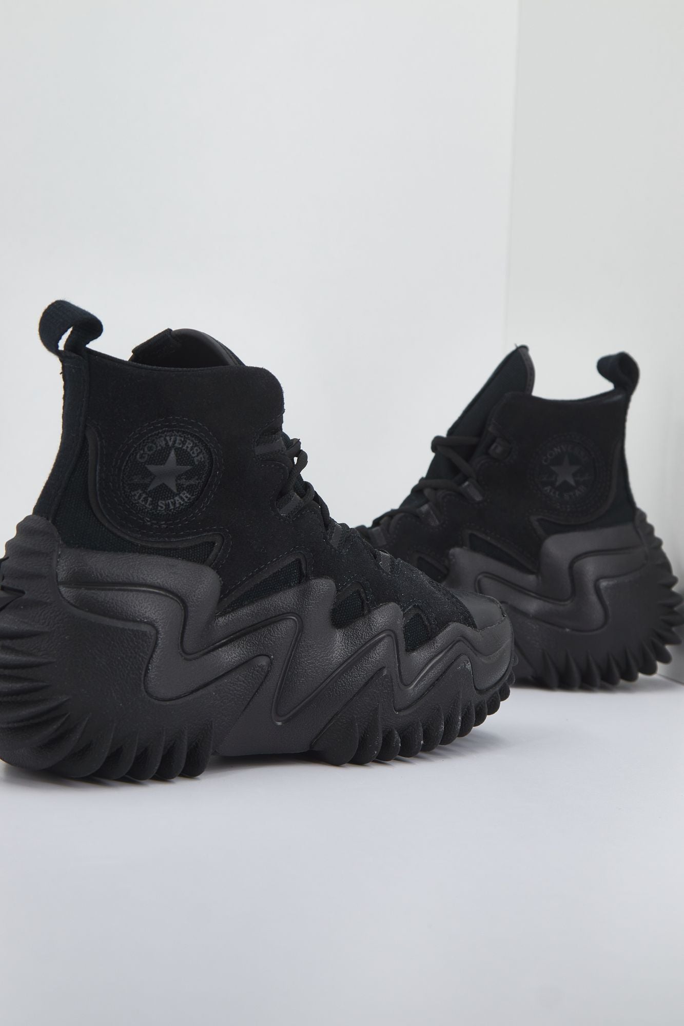 CONVERSE RUN STAR MOTION CX HI en color NEGRO (3)