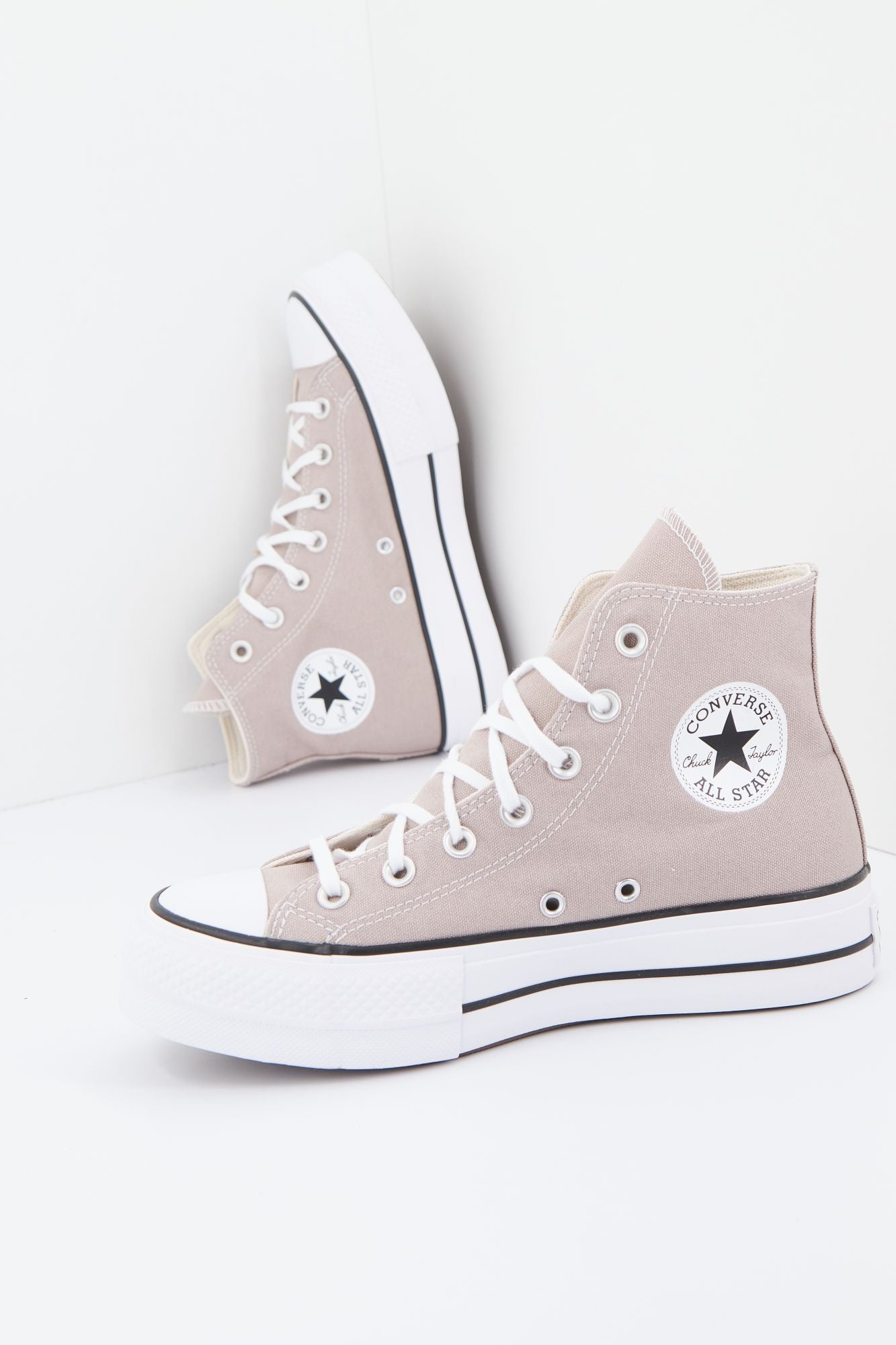 CONVERSE CTAS LIFT HI en color MARRON CLARO (1)
