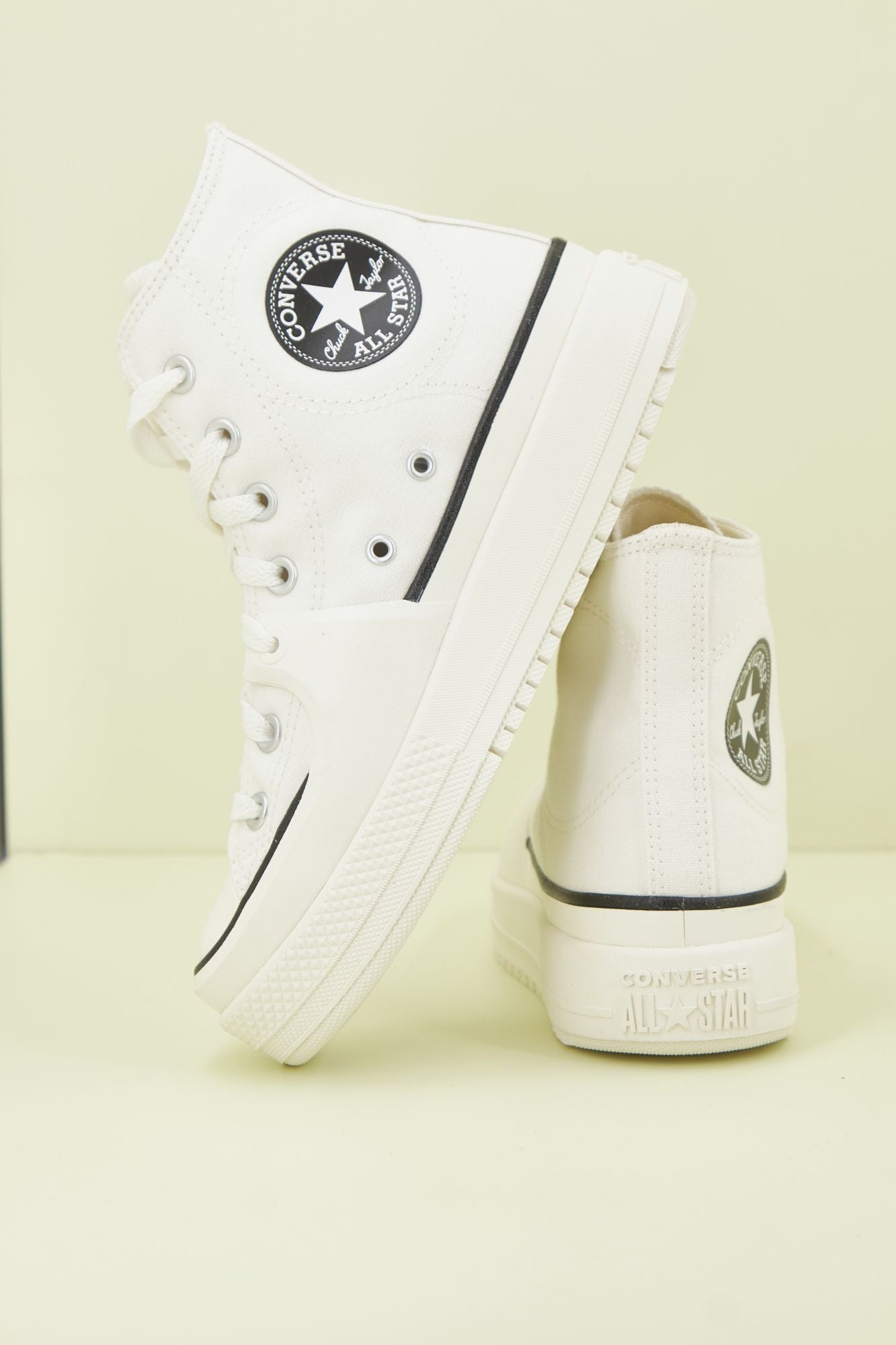 CONVERSE CHUCK TAYLOR ALL STAR CONSTRUCT HI en color BLANCO (2)