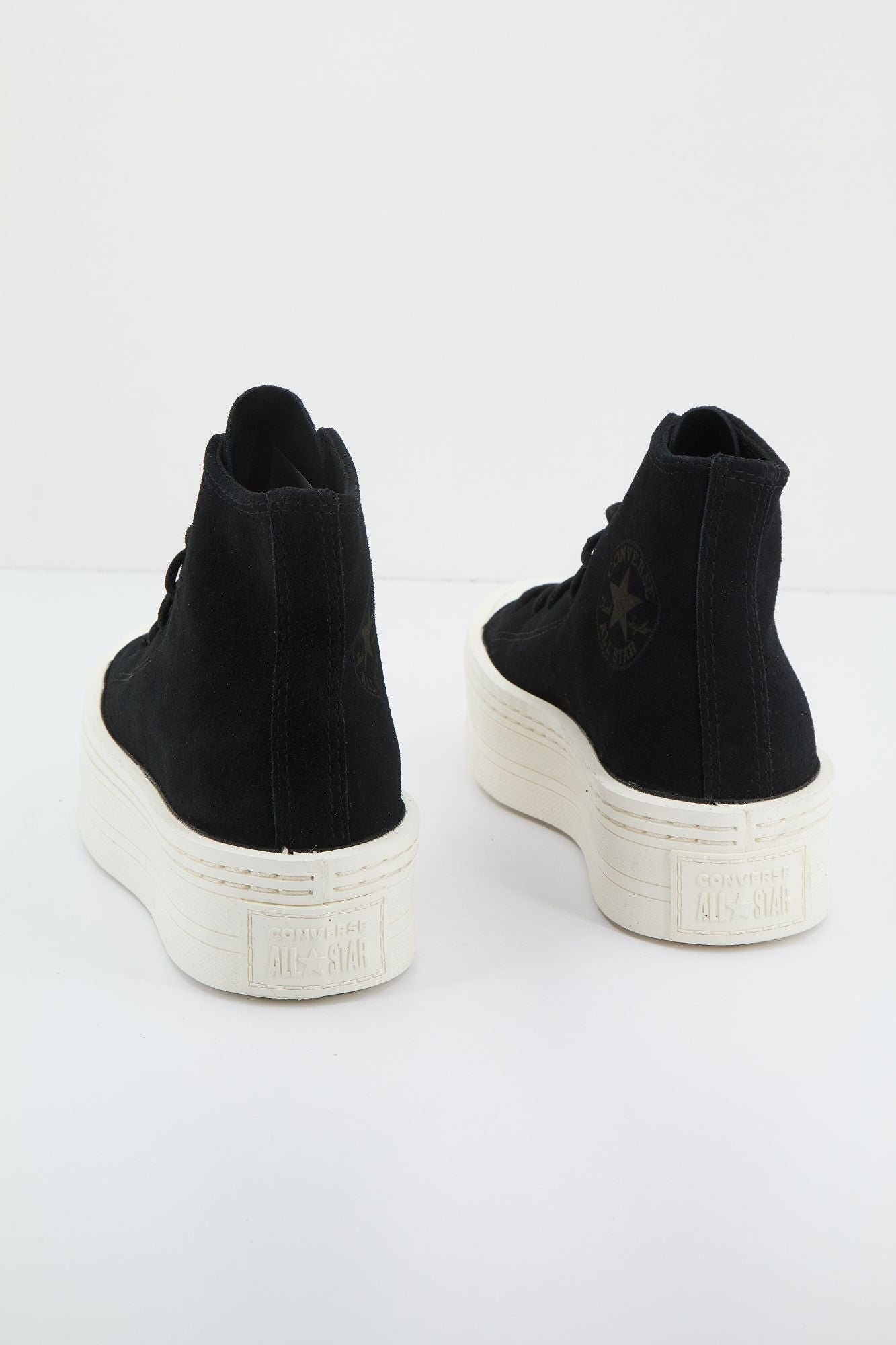 CONVERSE  CHUCK TAYLOR ALL STAR MODERN LIFT PLATFORM MONO SUEDE en color NEGRO (4)