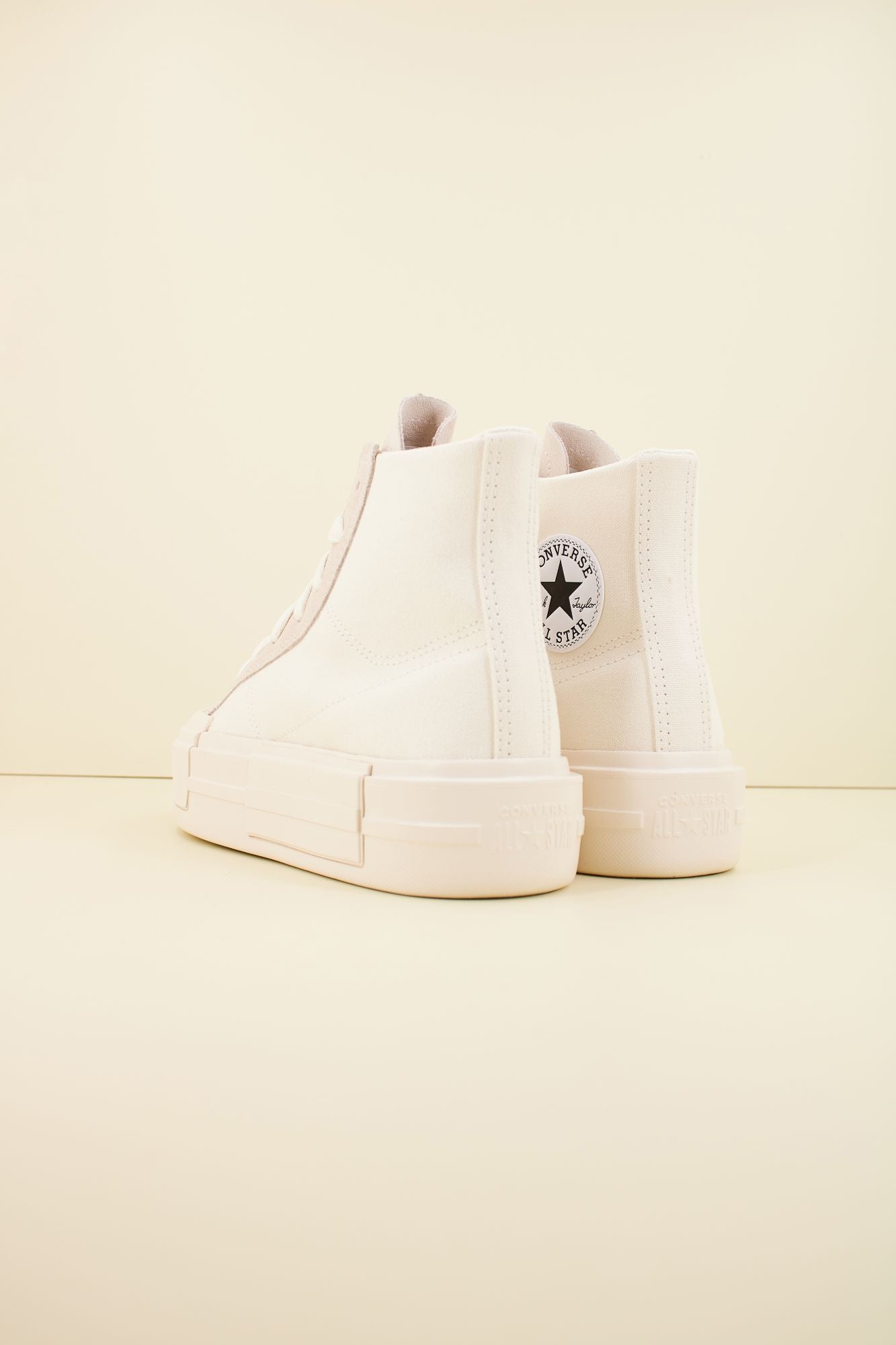 CONVERSE CHUCK TAYLOR ALL STAR CRUISE HI en color BLANCO (3)