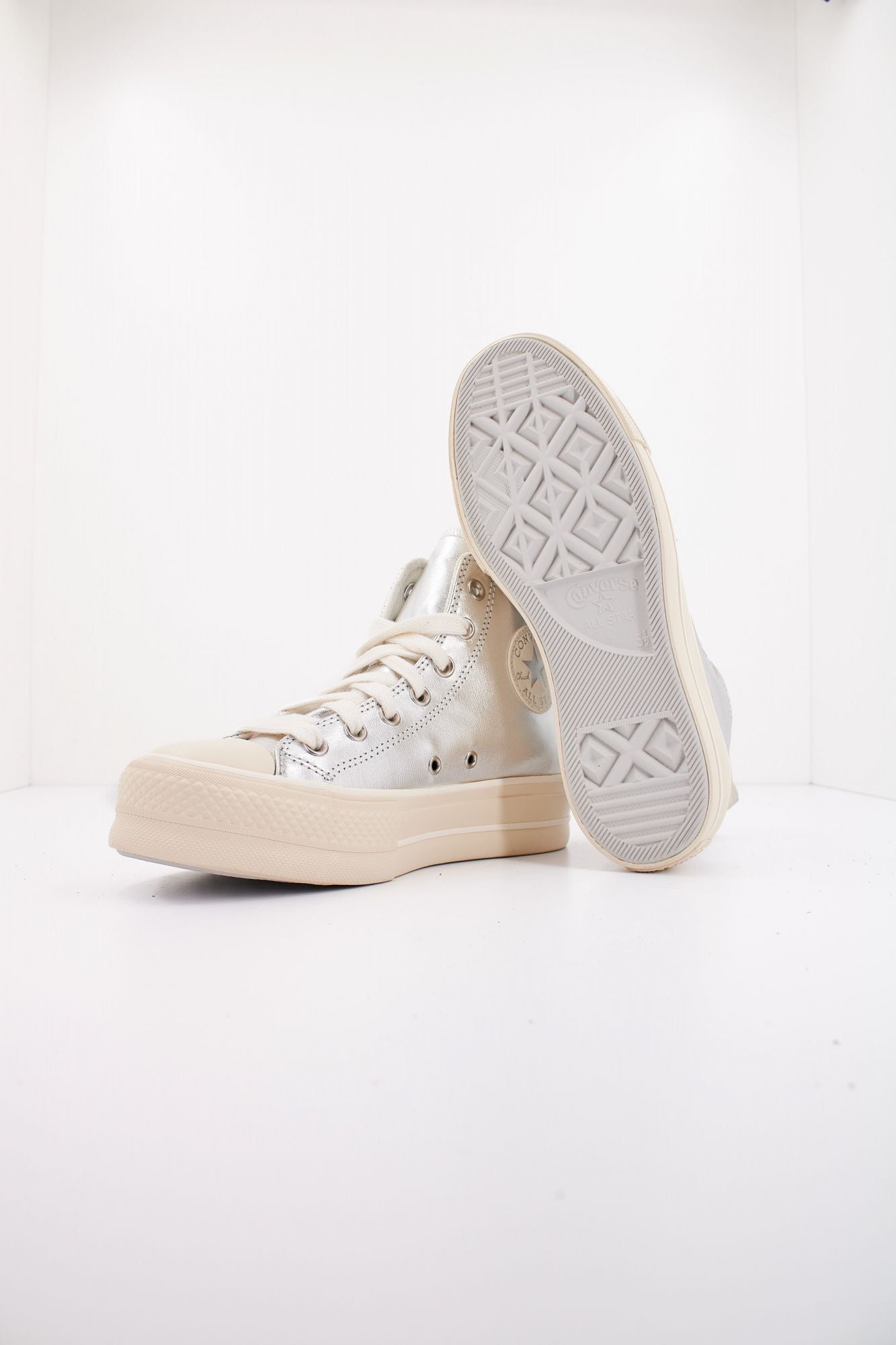 CONVERSE CHUCK TAYLOR ALL STAR LIFT PLATFORM METALLIC en color PLATA (4)