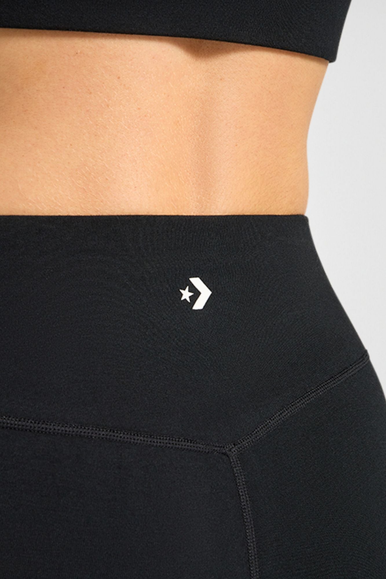 CONVERSE STAR CHEVRON BIKE SHORT en color NEGRO (3)