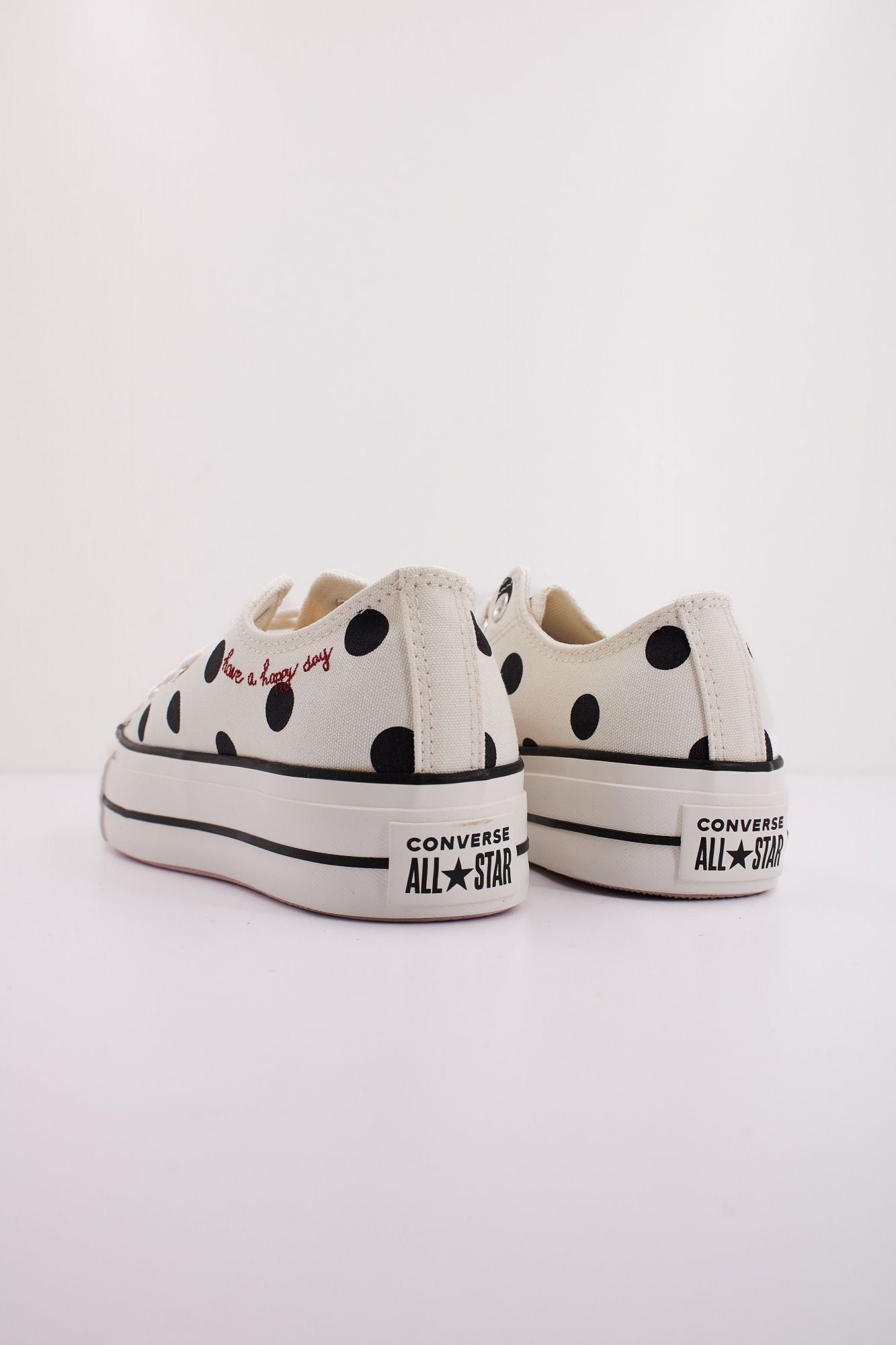CONVERSE CHUCK TAYLOR ALL STAR LIFT en color BLANCO (4)