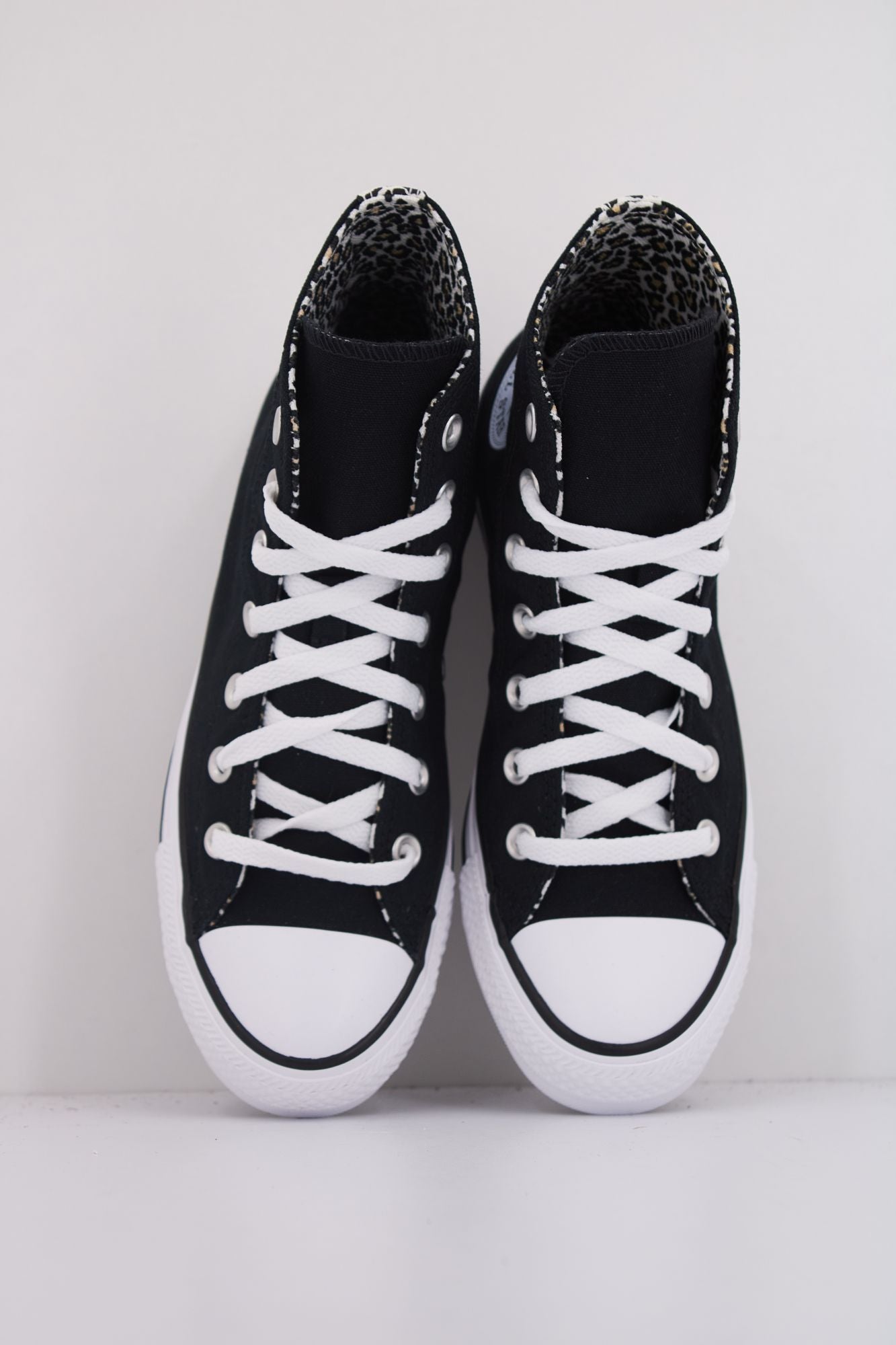 CONVERSE CHUCK TAYLOR ALL STAR LEOPARD en color NEGRO (3)