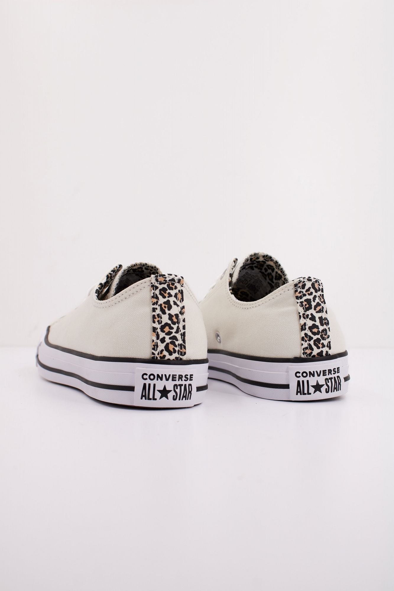 CONVERSE  CHUCK TAYLOR ALL STAR en color BLANCO (4)