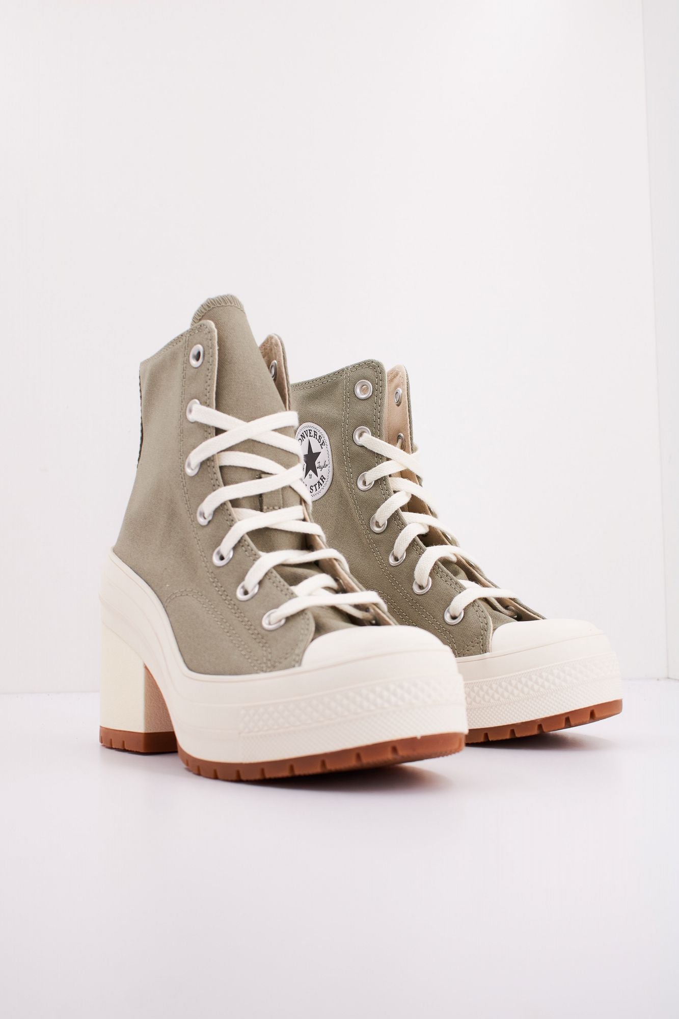 CONVERSE CHUCK TAYLOR ALL STAR 70 DE LUXE HEEL HI en color VERDE (2)
