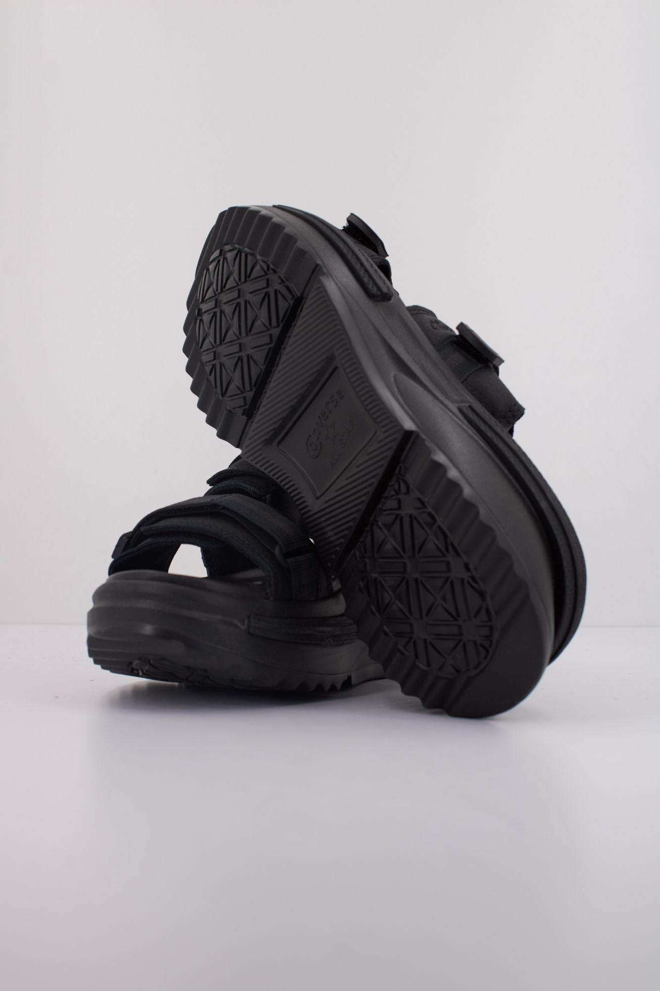 CONVERSE RUN STAR UTILITY SANDAL CX SLI en color NEGRO (5)