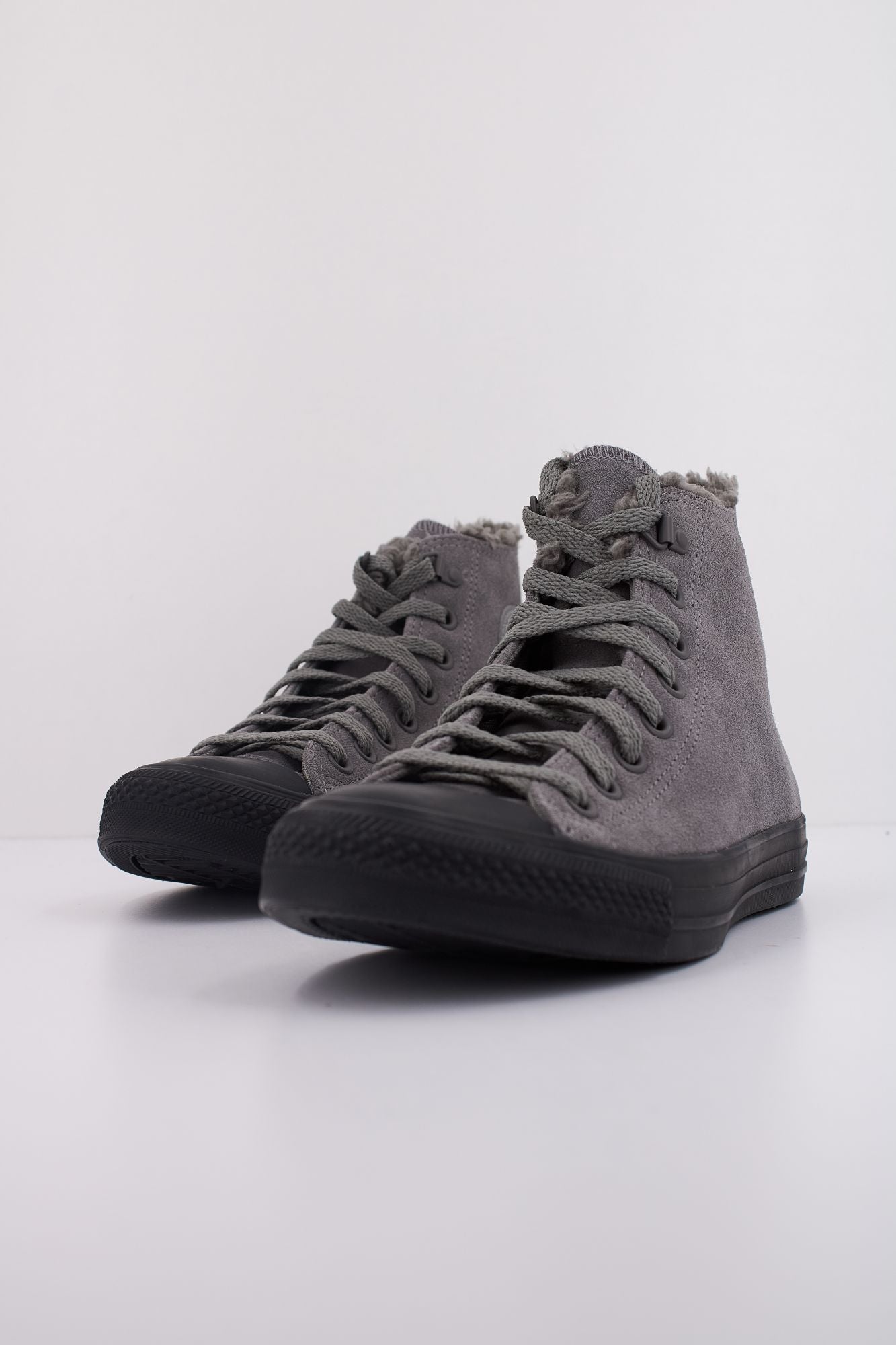 CONVERSE CHUCK TAYLOR ALL STAR HI en color GRIS (2)