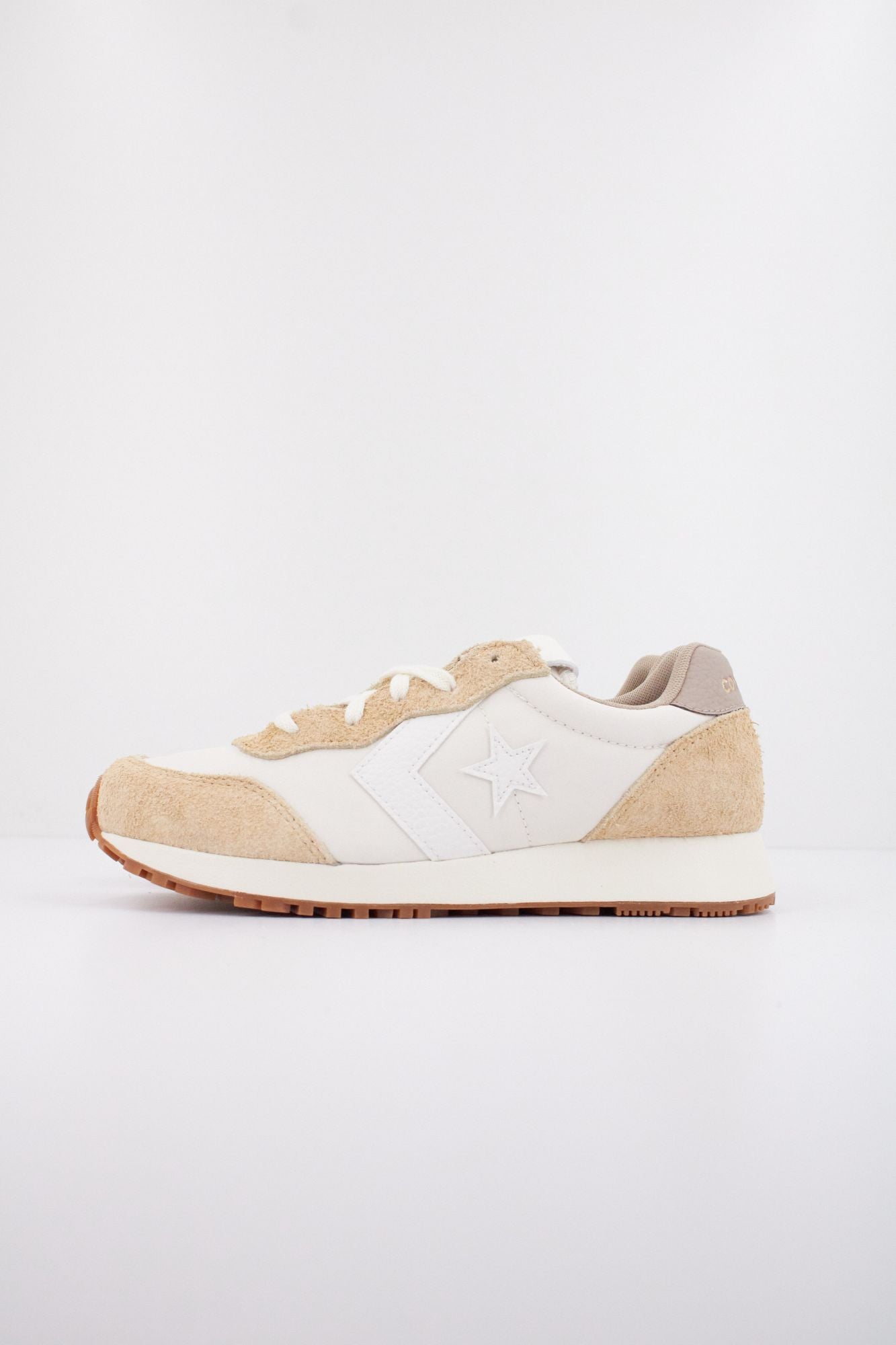 CONVERSE  OMEGA TRAINER  en color BEIS (1)