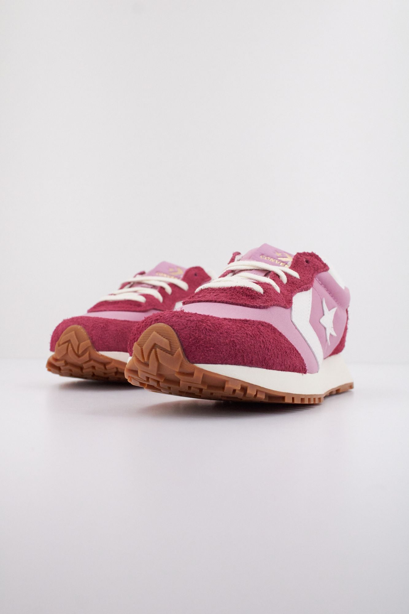 CONVERSE OMEGA TRAINER en color ROSA (2)