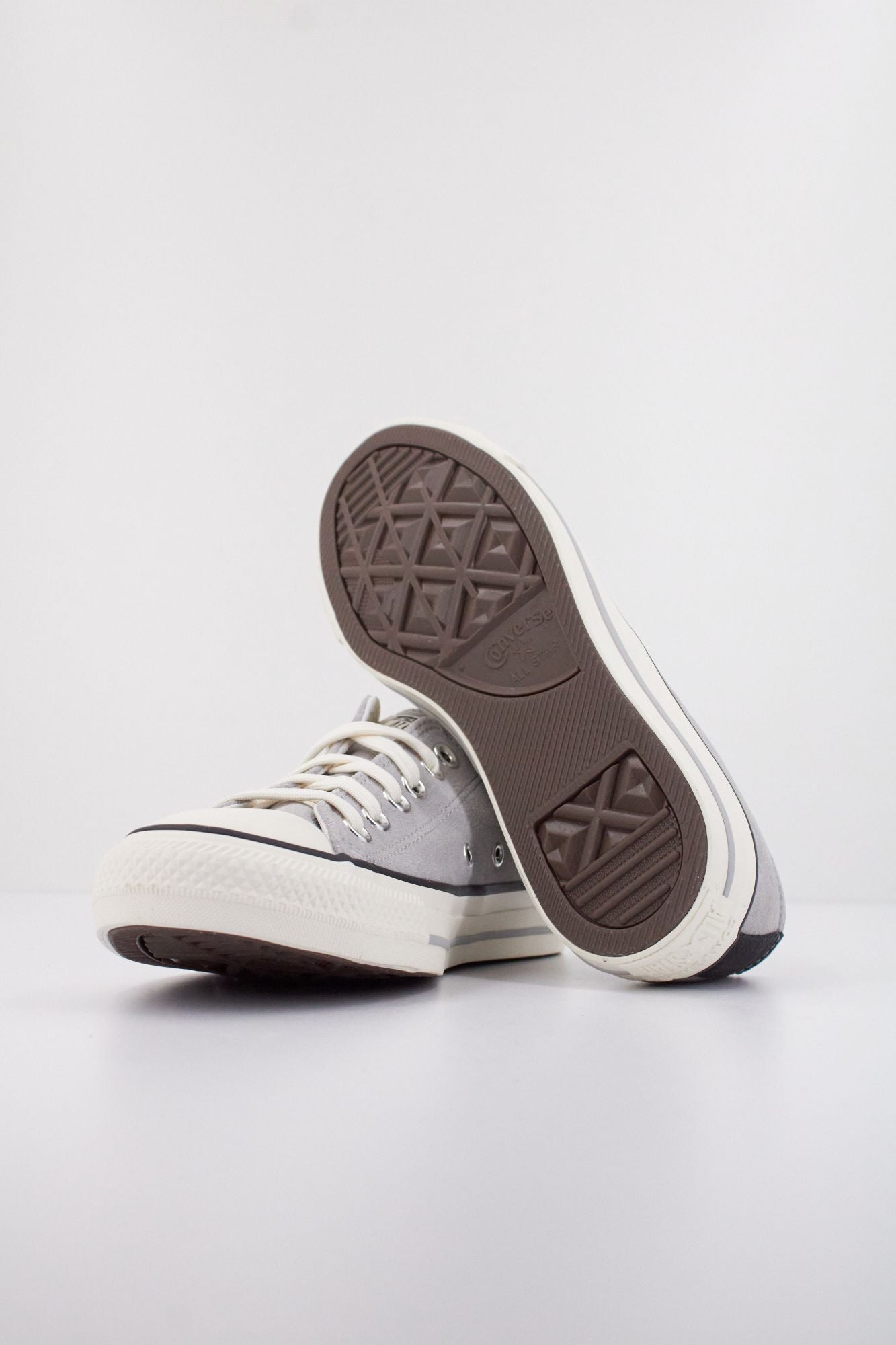 CONVERSE CHUCK TAYLOR ALL STAR en color GRIS (5)